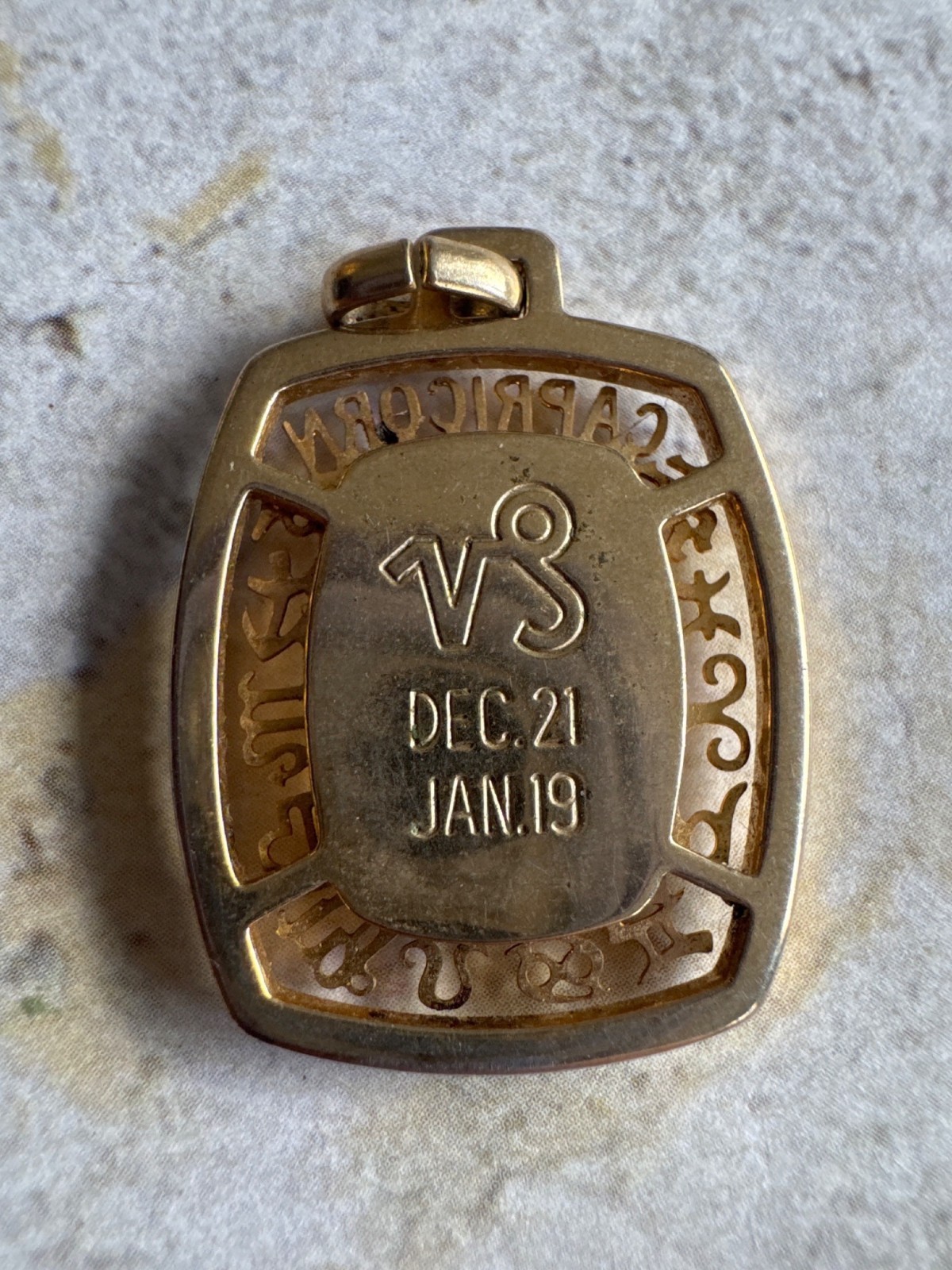 Vintage Capricorn Zodiac Pendant Necklace With Gold-Tone Chain Goat Design 24”