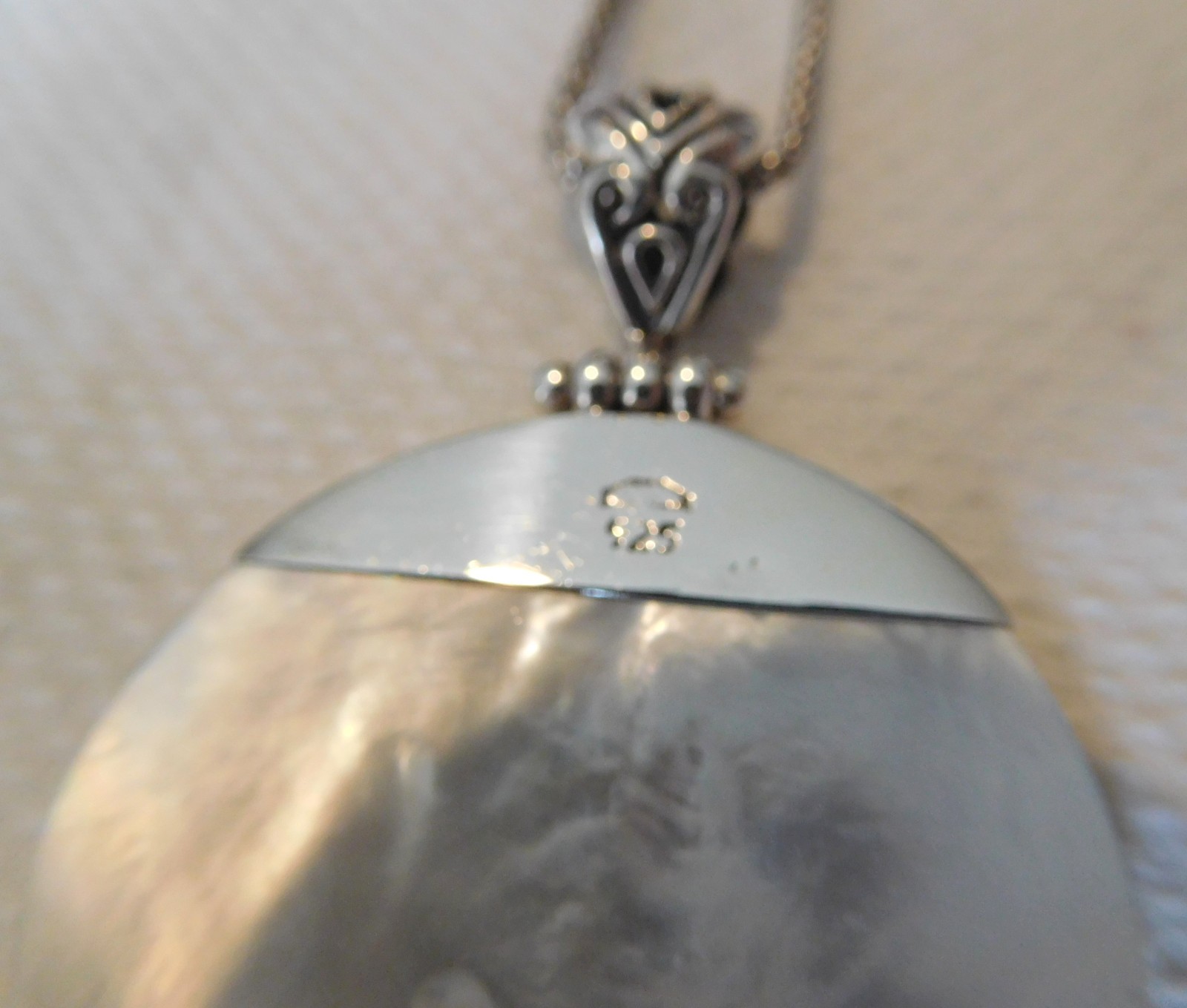 Sterling silver MOP round Pendant w/chain 2″- 18.5″ I-6693