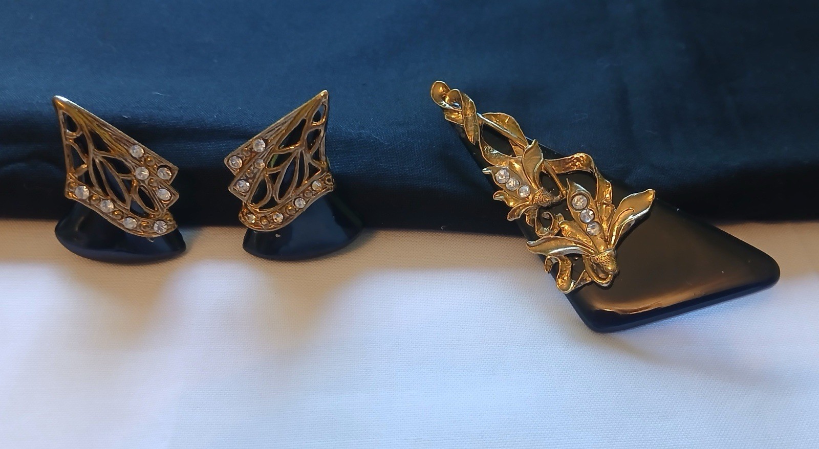 Vintage ART Deco Style Black & Gold Tone Rhinestone Set Earrings & Brooch