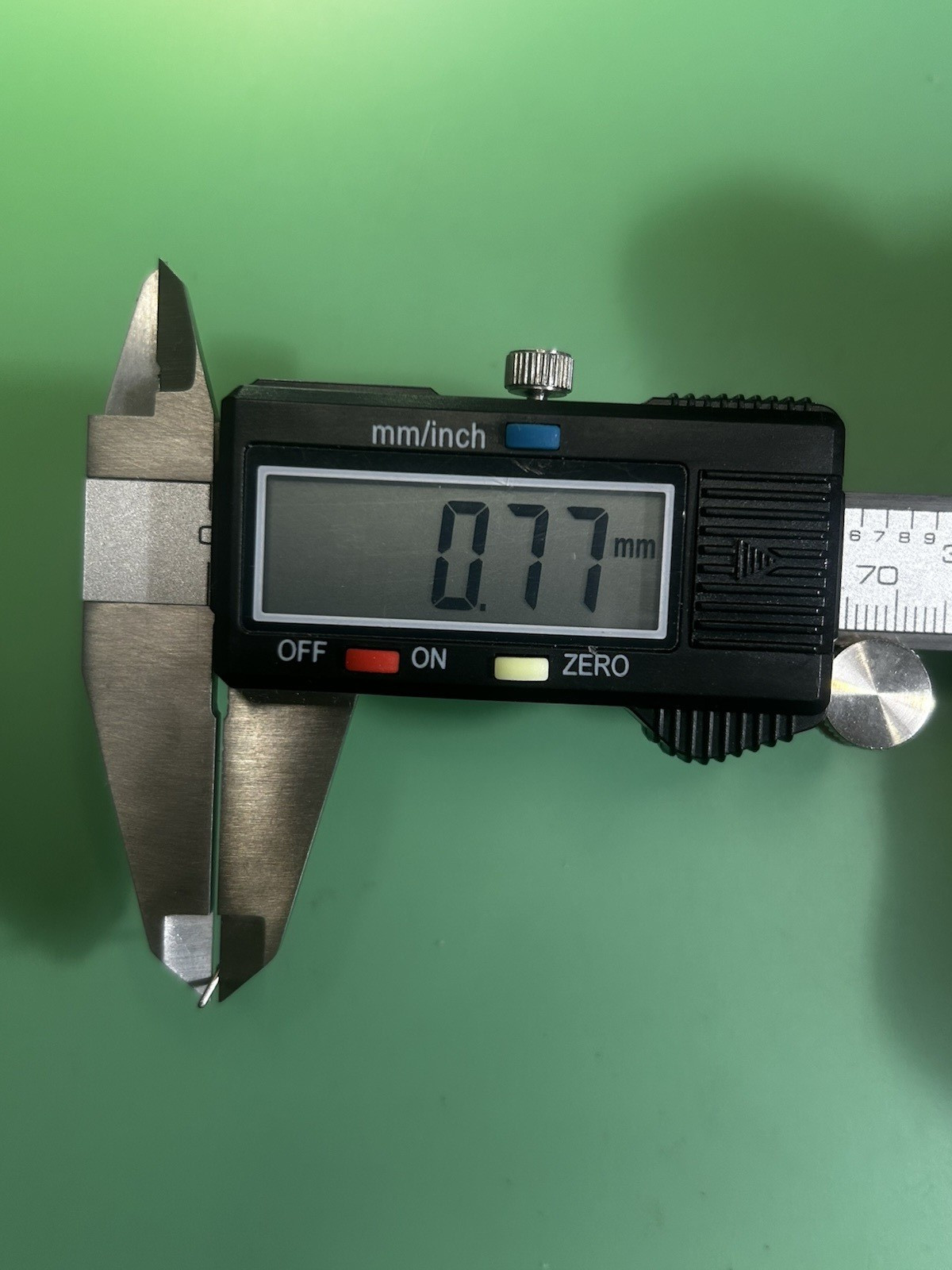 Seiko – Winding Stem – 351 890 – .77 mm – Tap 11 – 16.20 mm long