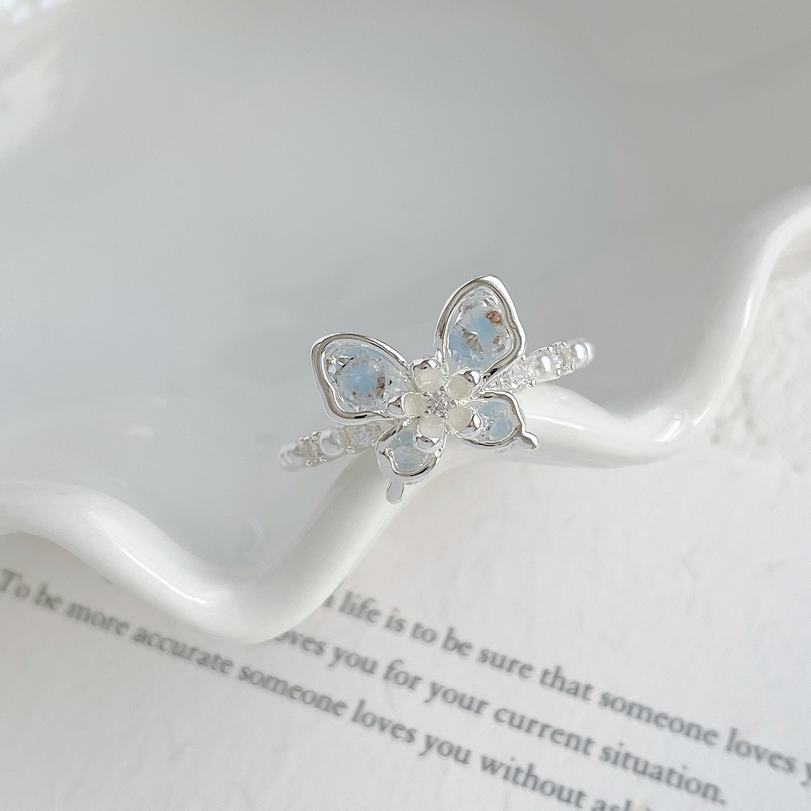 Compact, sweet, and fresh opening ring