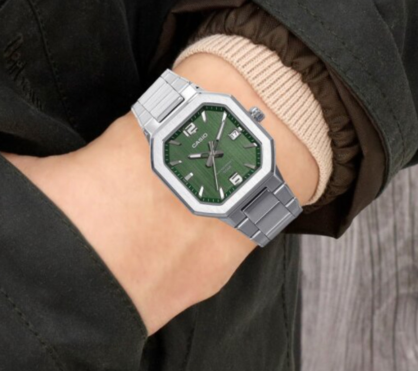 Casio MTP-B195D-3AV Men’s Green Sunray Date Dial Stainless Steel 50M Watch New
