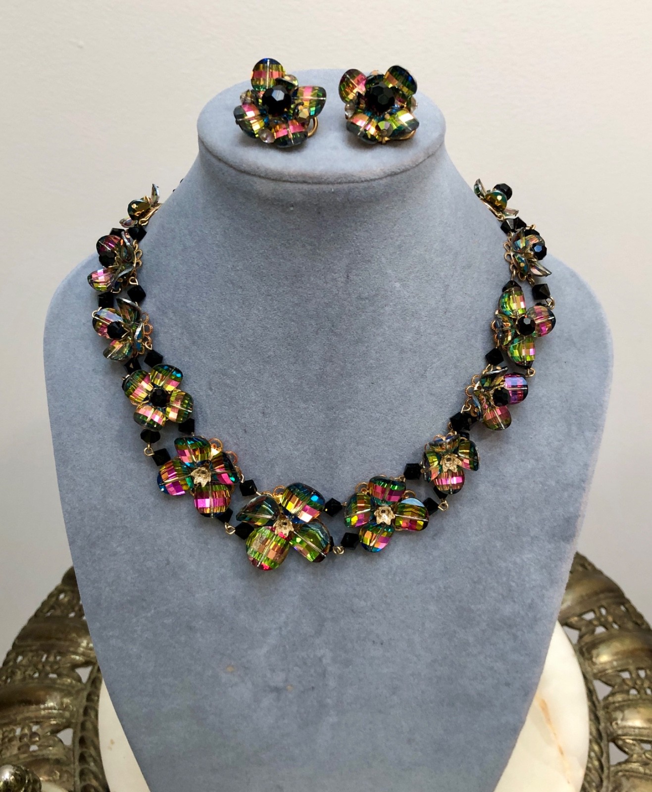 VTG 1950s 60s WESTERN GERMANY Margarita Heliotrope & JET GLASS BEAD BIB Demi