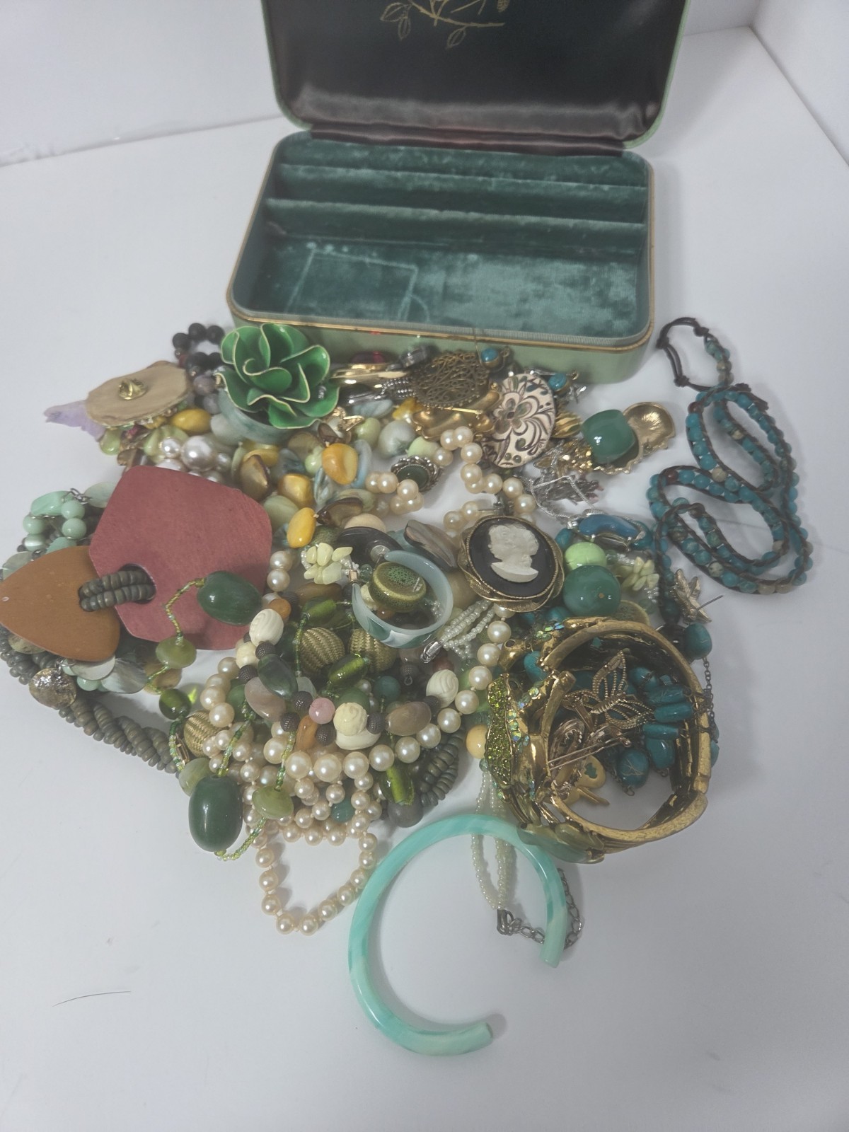 estate lot of vtg current green gold tone jewelry in farrington box wearable