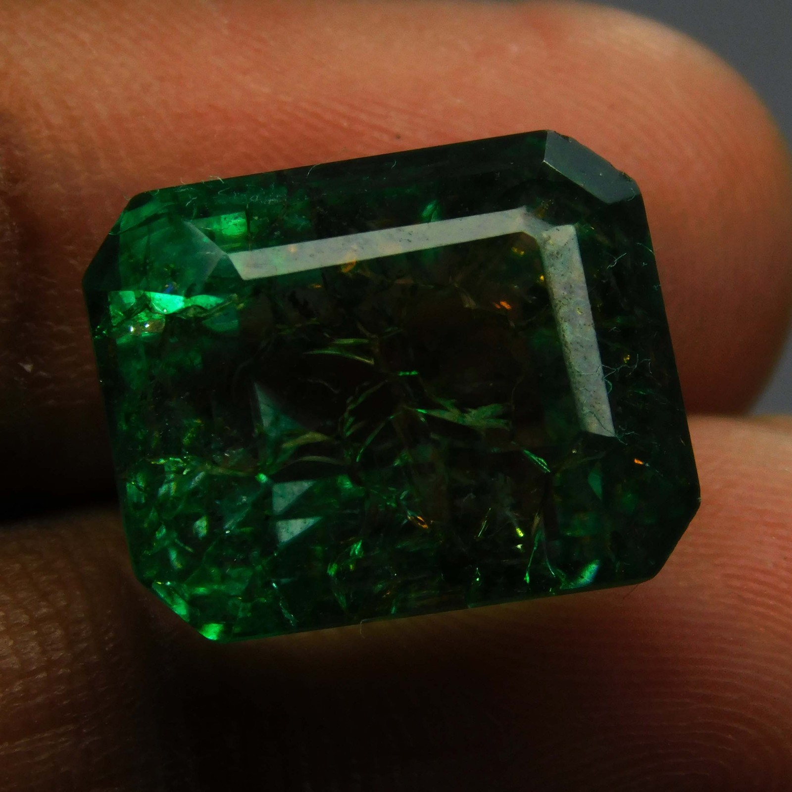 Natural Colombian Emerald Emerald Shape 11 Ct Green Certified Loose Gemstone