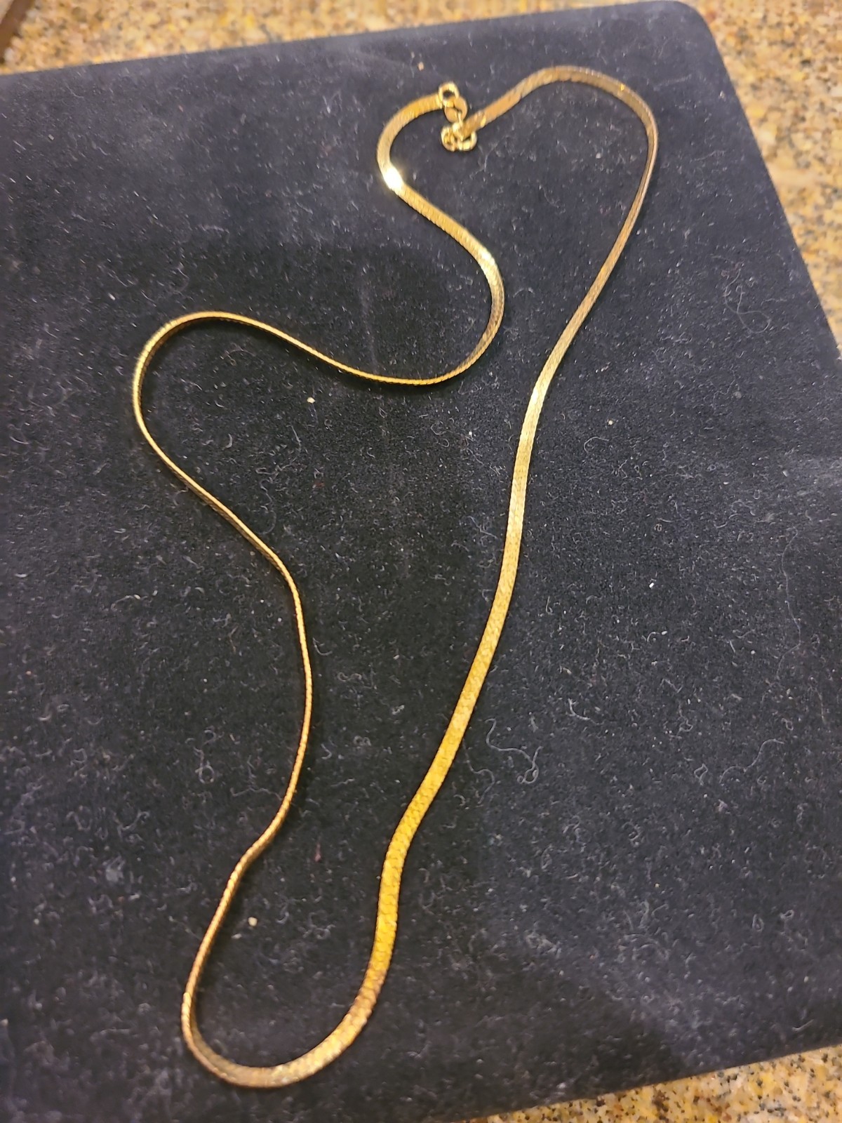 Necklace herringbone flat chain. 3.75 g. 14 kt gold. EG. 17 in