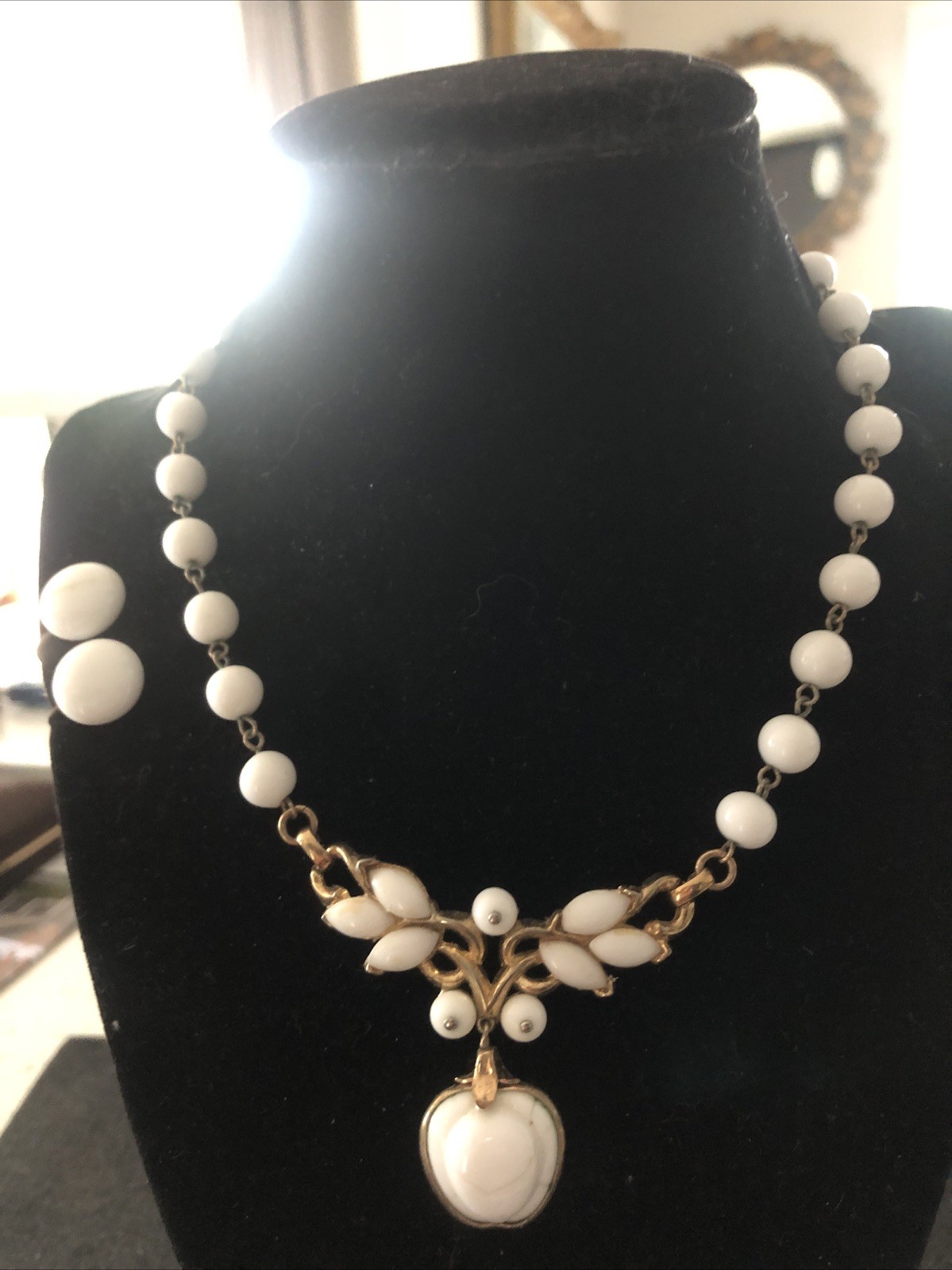 Vtg. 50’s Crown Trifari￼ Milk Glass Apple Necklace&Earrings Alfred Philippe