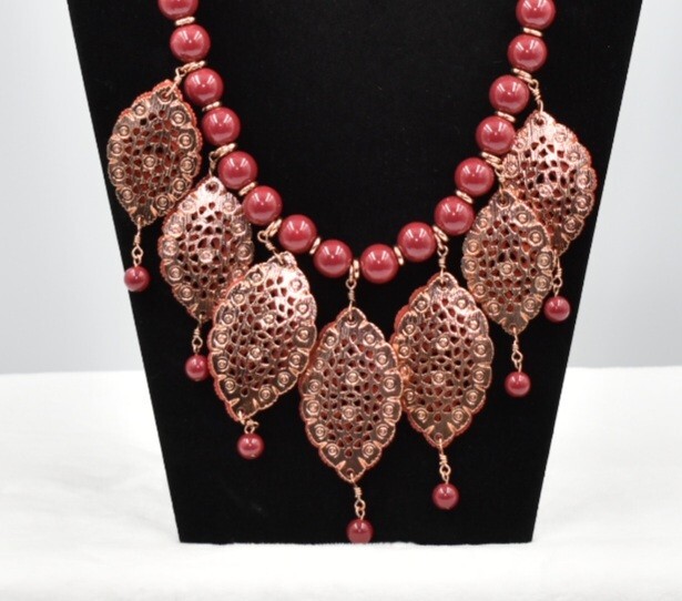 Coldwater Creek Red / Burgundy & Copper Tone Leaf Beaded Necklace 20″-23″