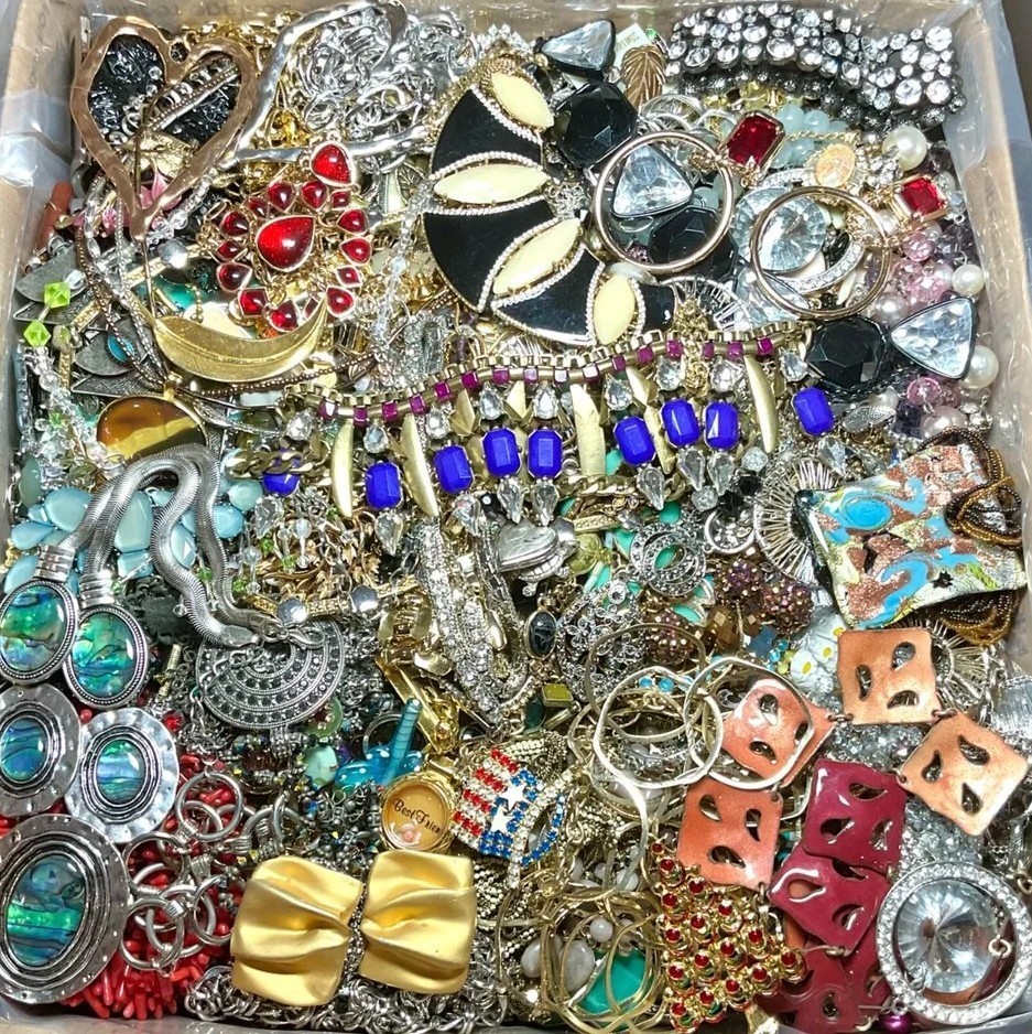 HUGE 20 Pounds Untested Jewelry Lot Vintage Mod Junk Craft & Good Resell Mix In