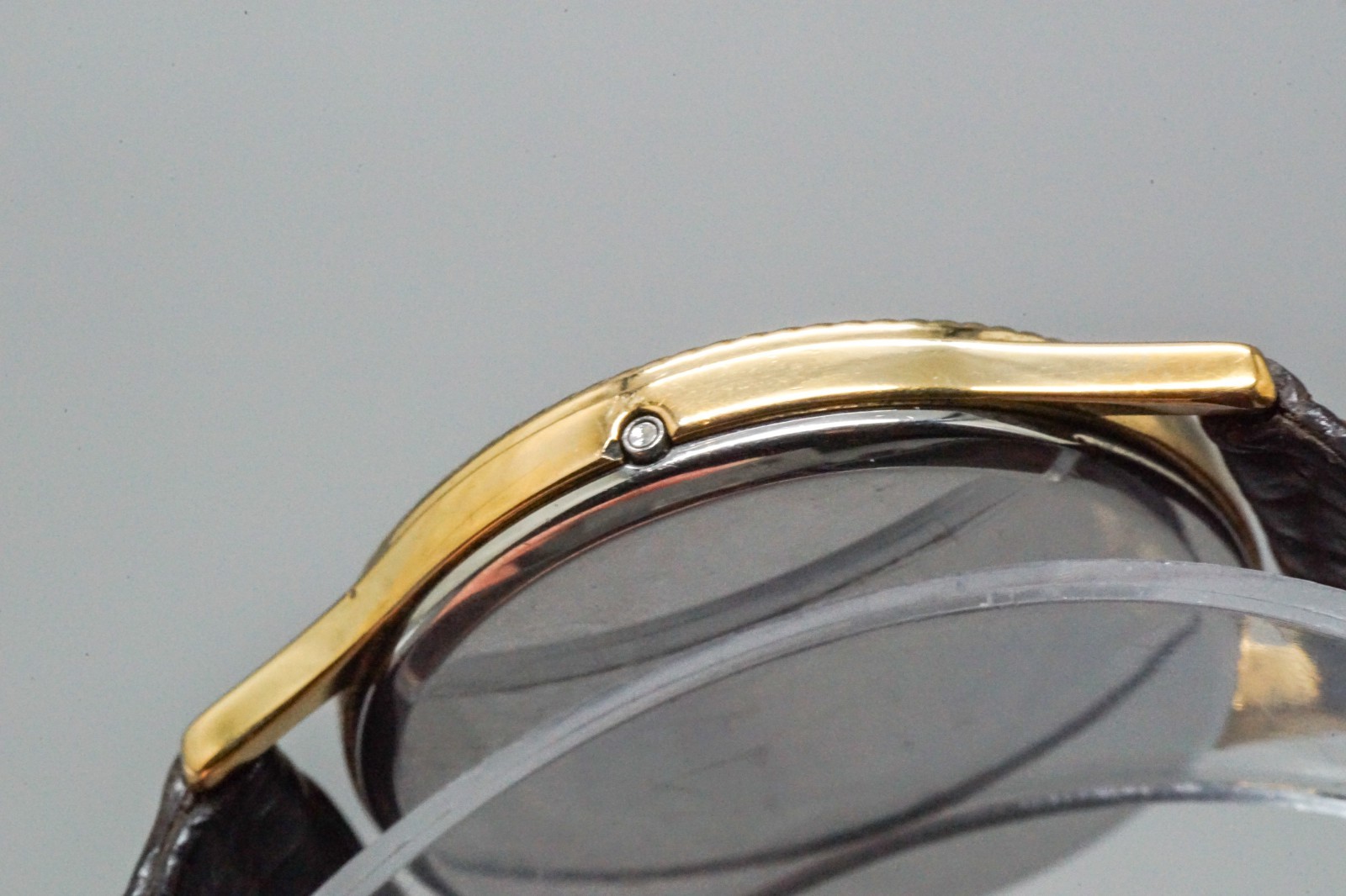 VINTAGE 1980s OMEGA De Ville Cal.1365 Push Crown Gold 31mm Unisex Quartz Watch