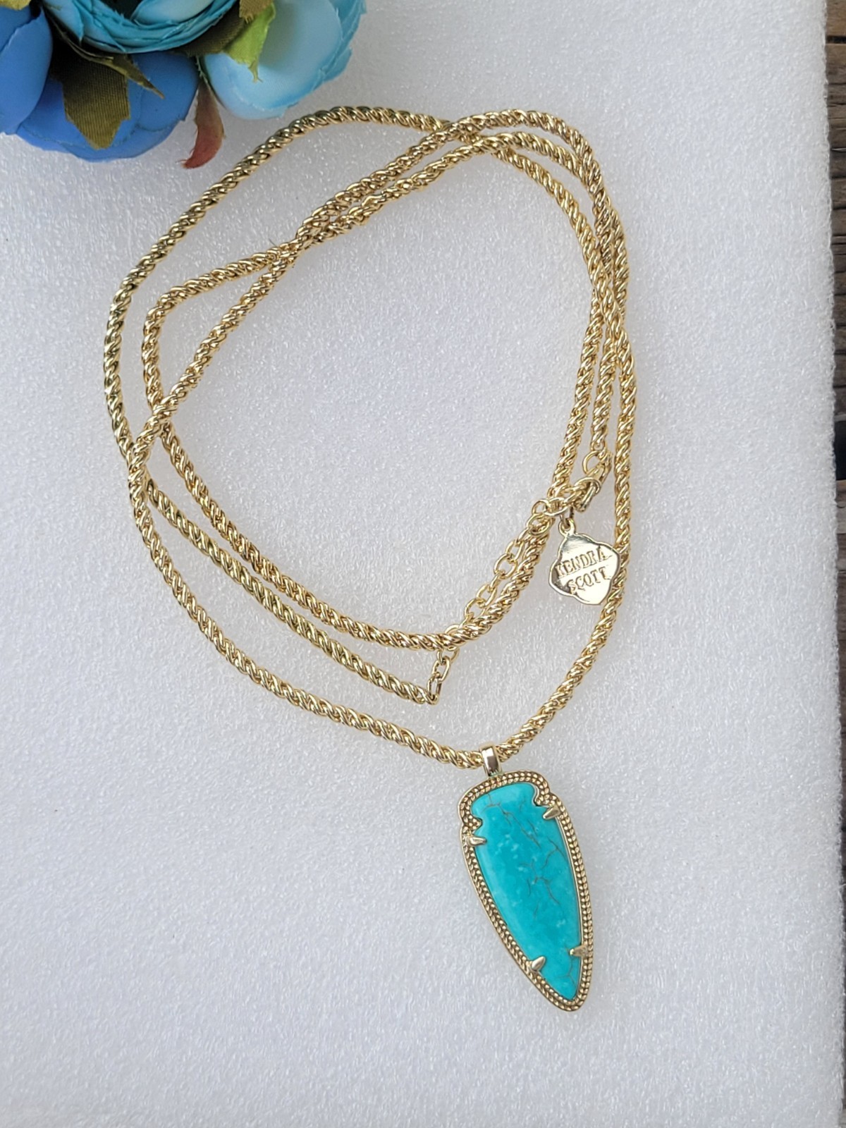 Vinatge Kendra Scott Shaylee Pendant Arrow Gold Necklace Rare Turquoise blue