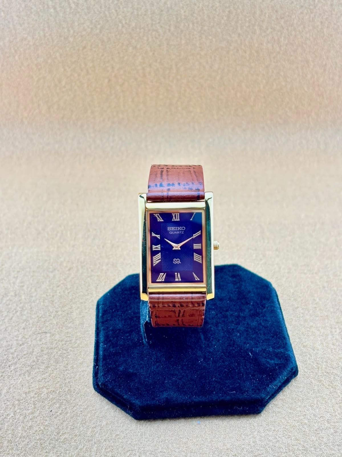 RARE GOLD BLUE Vintage Seiko Slim Quartz Men’s Wristwatch