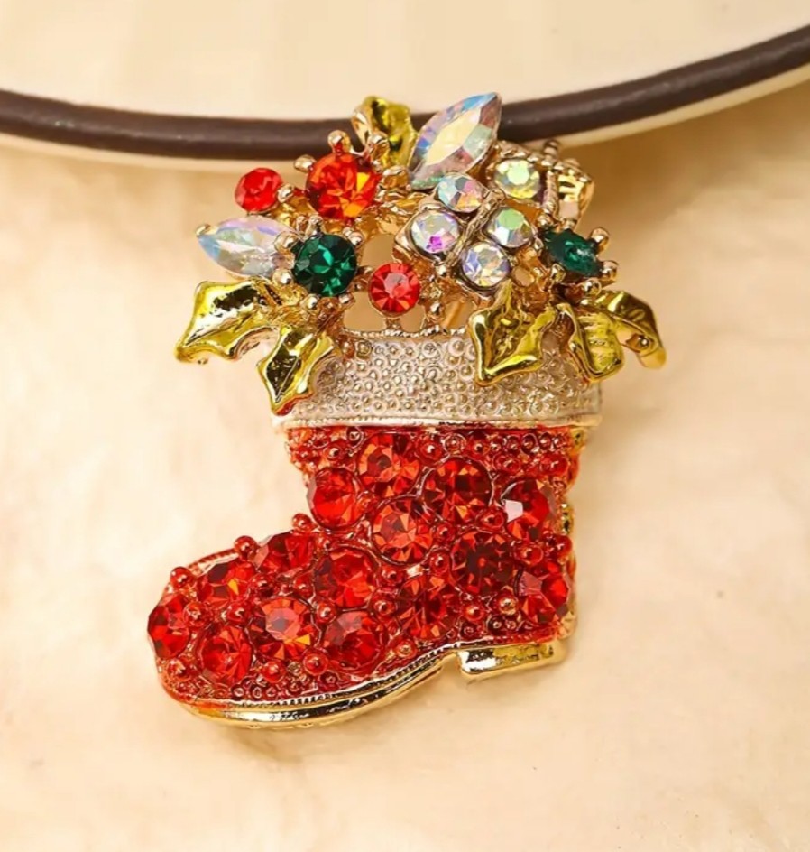 VINTAGE CHRISTMAS STOCKING SANTA CLAUS SLEIGH BOOT RHINESTONE GIFT PIN BROOCH