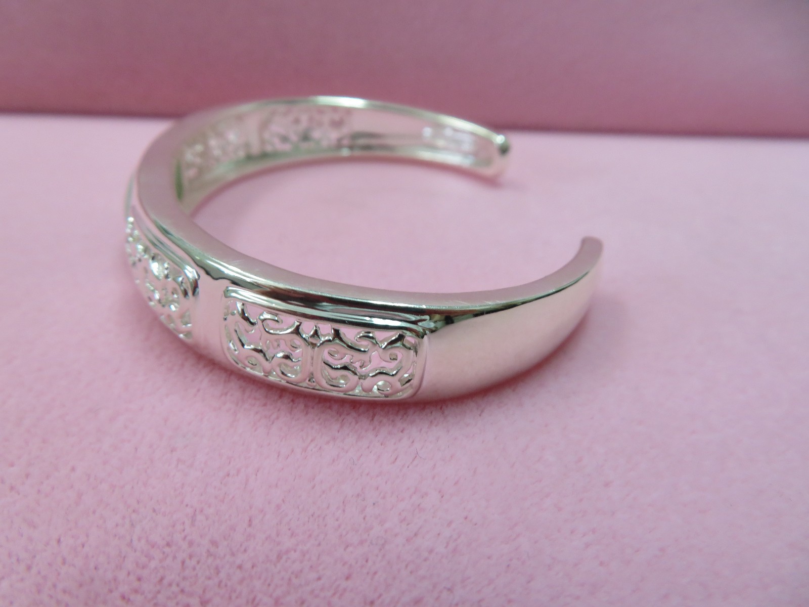 925 Sterling Silver Green Jadeite Jade Cuff Bangle 22. 35 Grams