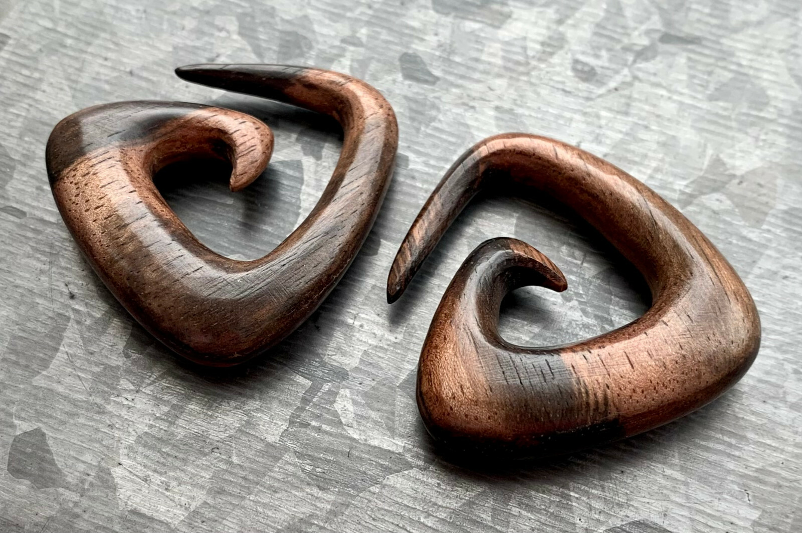 PAIR Sono Wood Triangle Tapers Plugs Tunnels Expanders Organic Triangular Gauges
