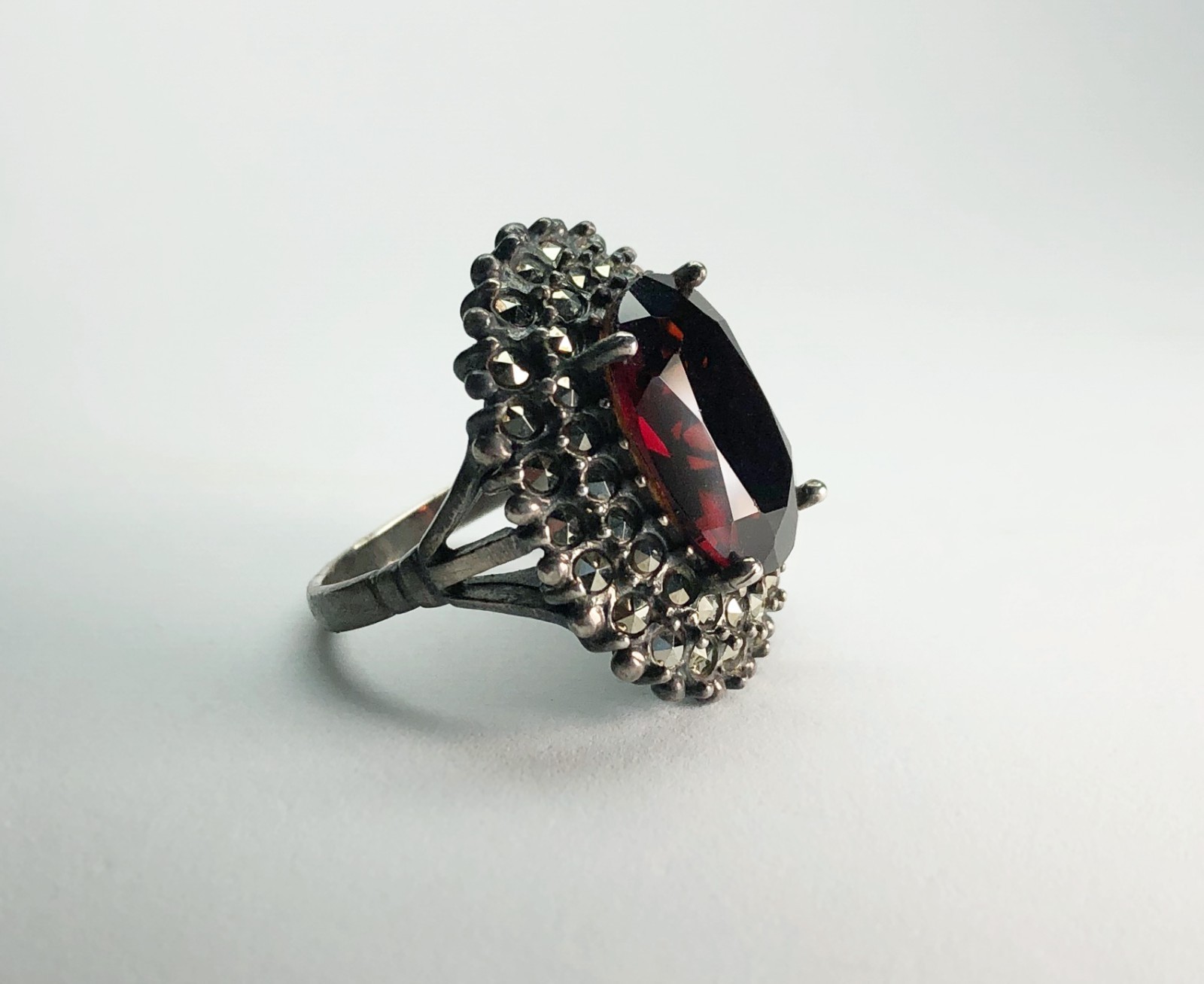 RARE Antique VICTORIAN Natural Large 10 Cts. RED ALMANDINE GARNET Sterling Ring