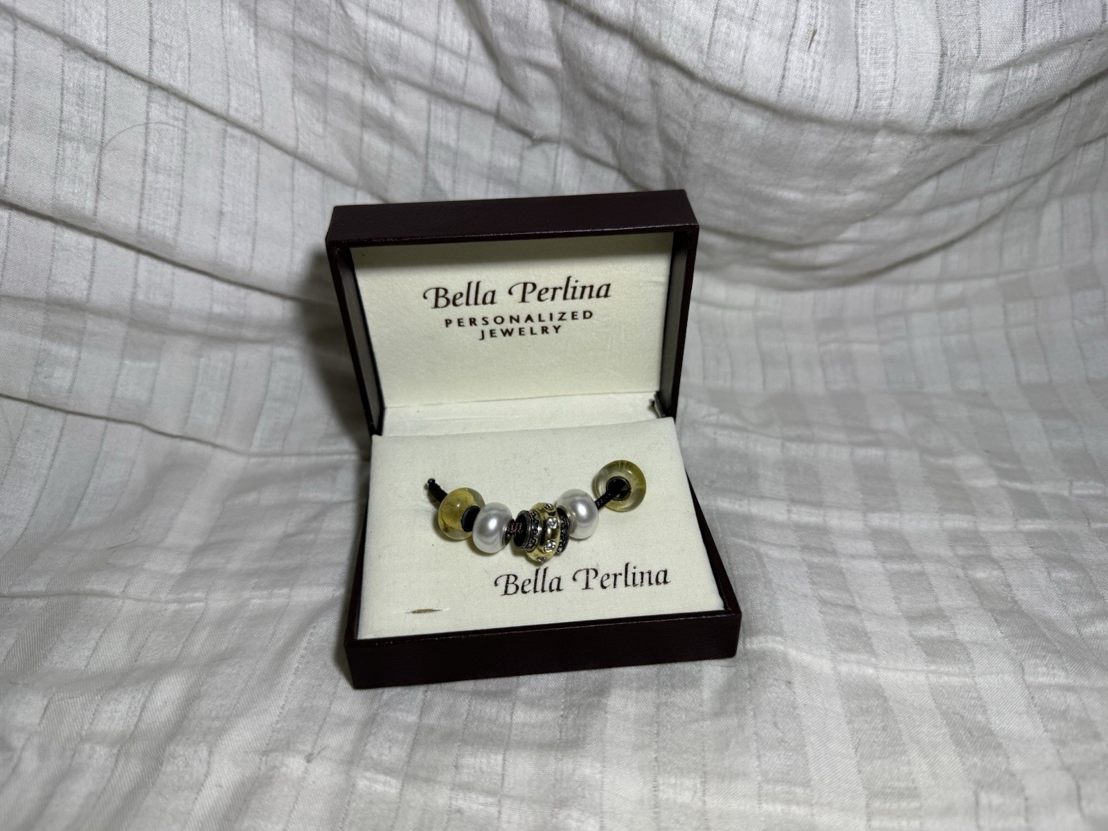bella perlina charms -Gold And White Colored