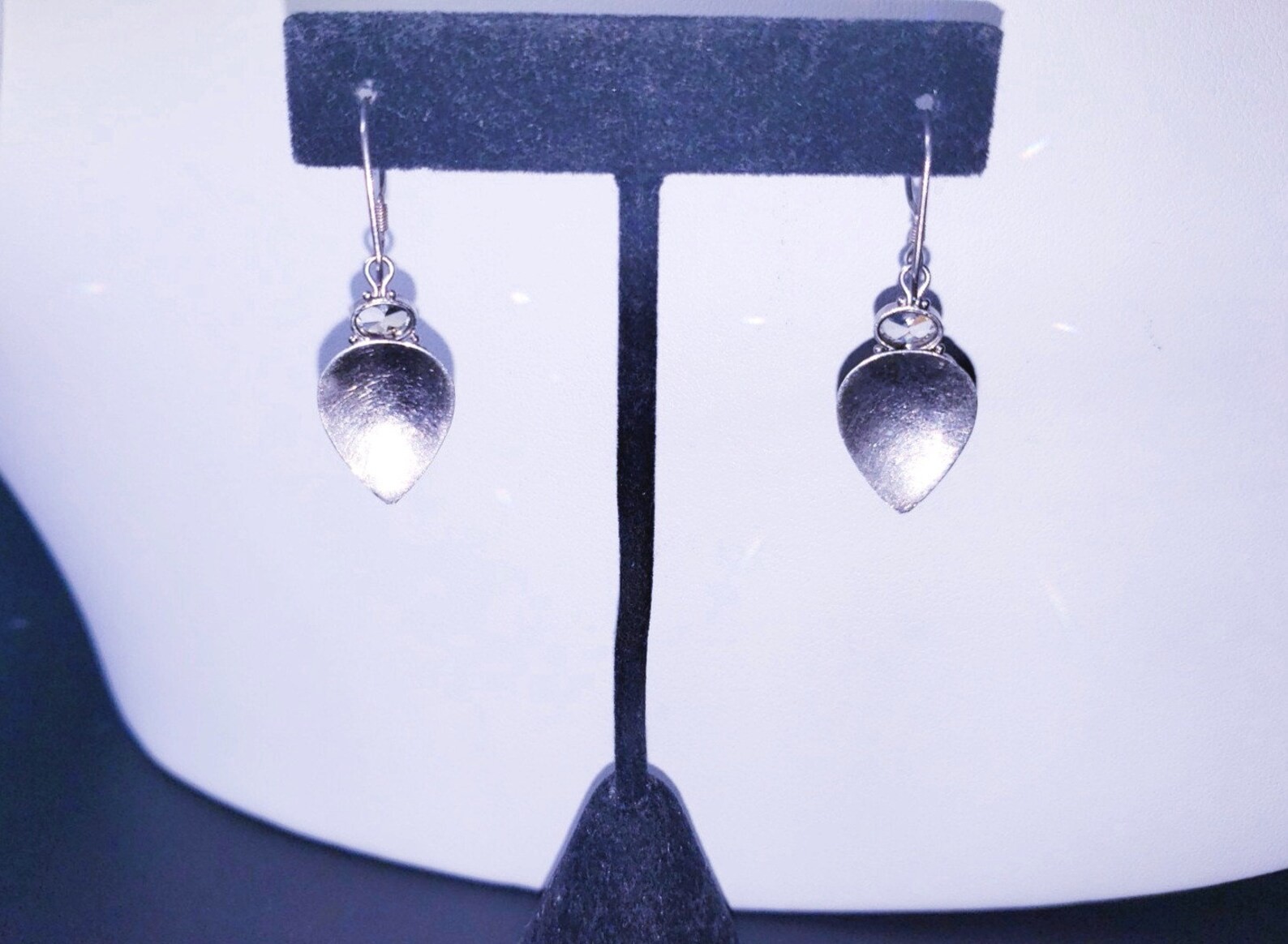 925 Sterling Silver Heart Shaped Dangle Earrings (3.2 grams)!