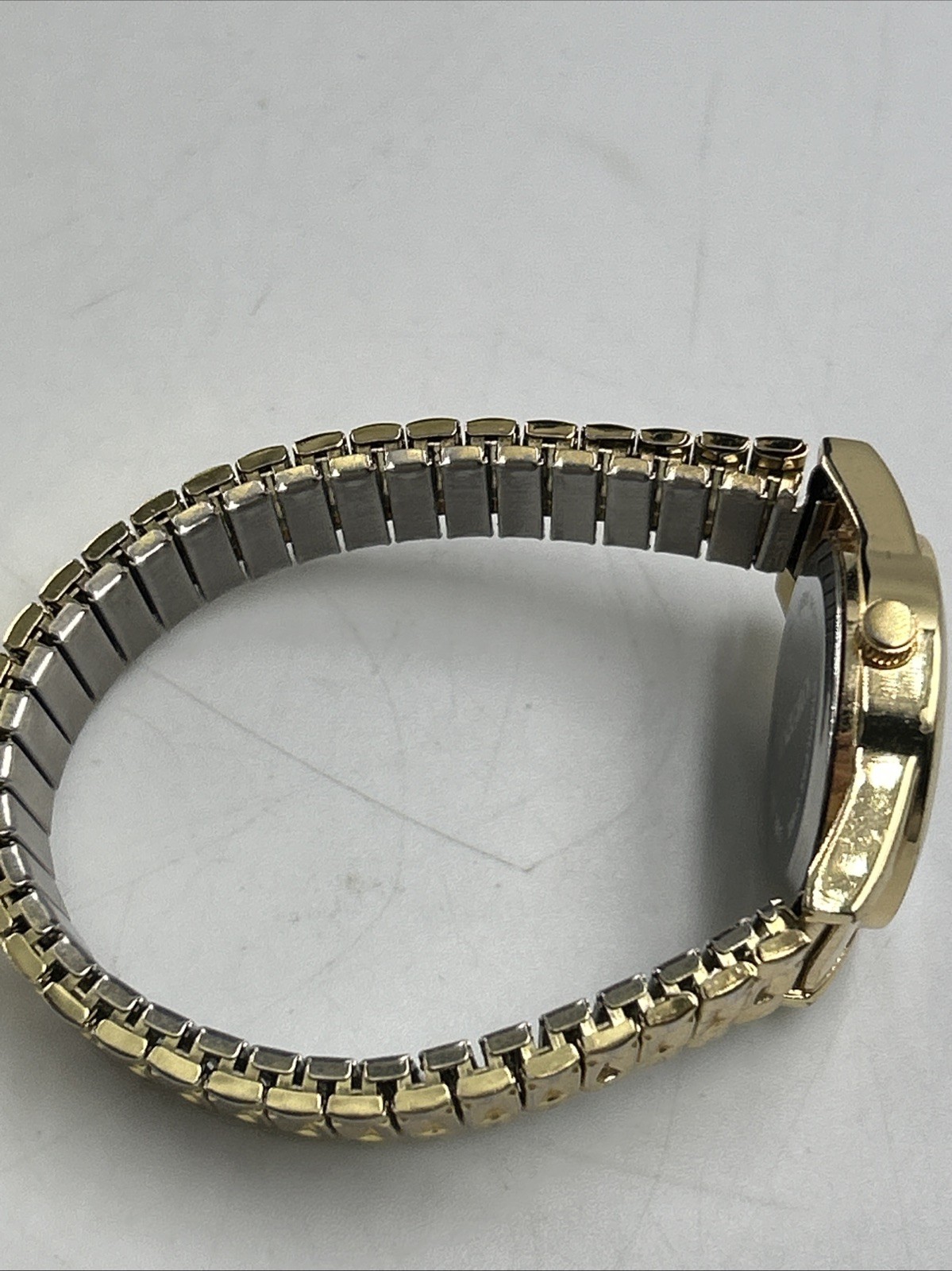 28MM Women’s Watch White Dial Gold Case Expandable Band 6″ Needs Battery – Clean