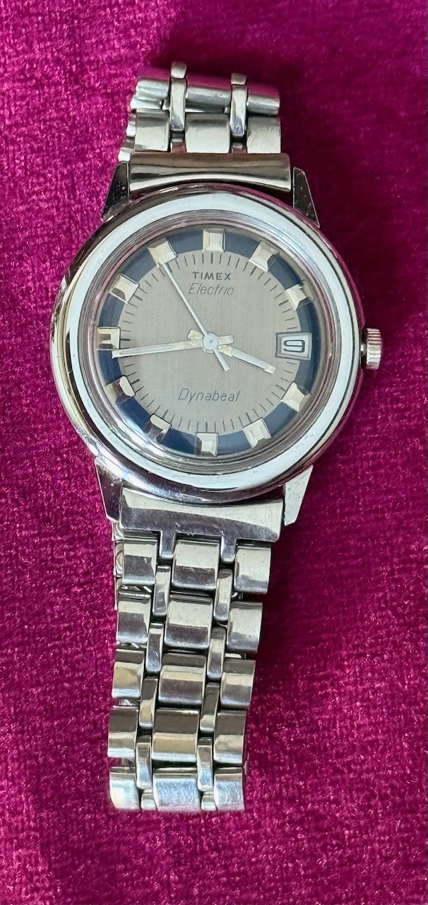 VINTAGE 1970’S TIMEX ELECTRIC DYNABEAT, SILVER/BLUE DIAL, VINTAGE BAND, RUNNING