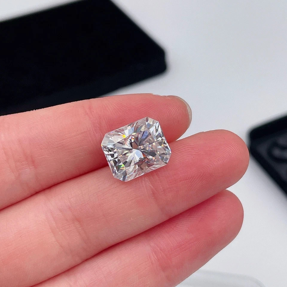 Natural White Diamond 3.50 CT Radiant Cut 8×10 mm VVS1 D Grade Certified Stone