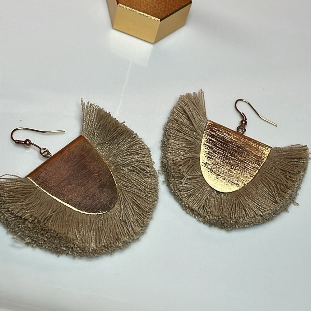 FRINGE STATEMENT EARRINGS