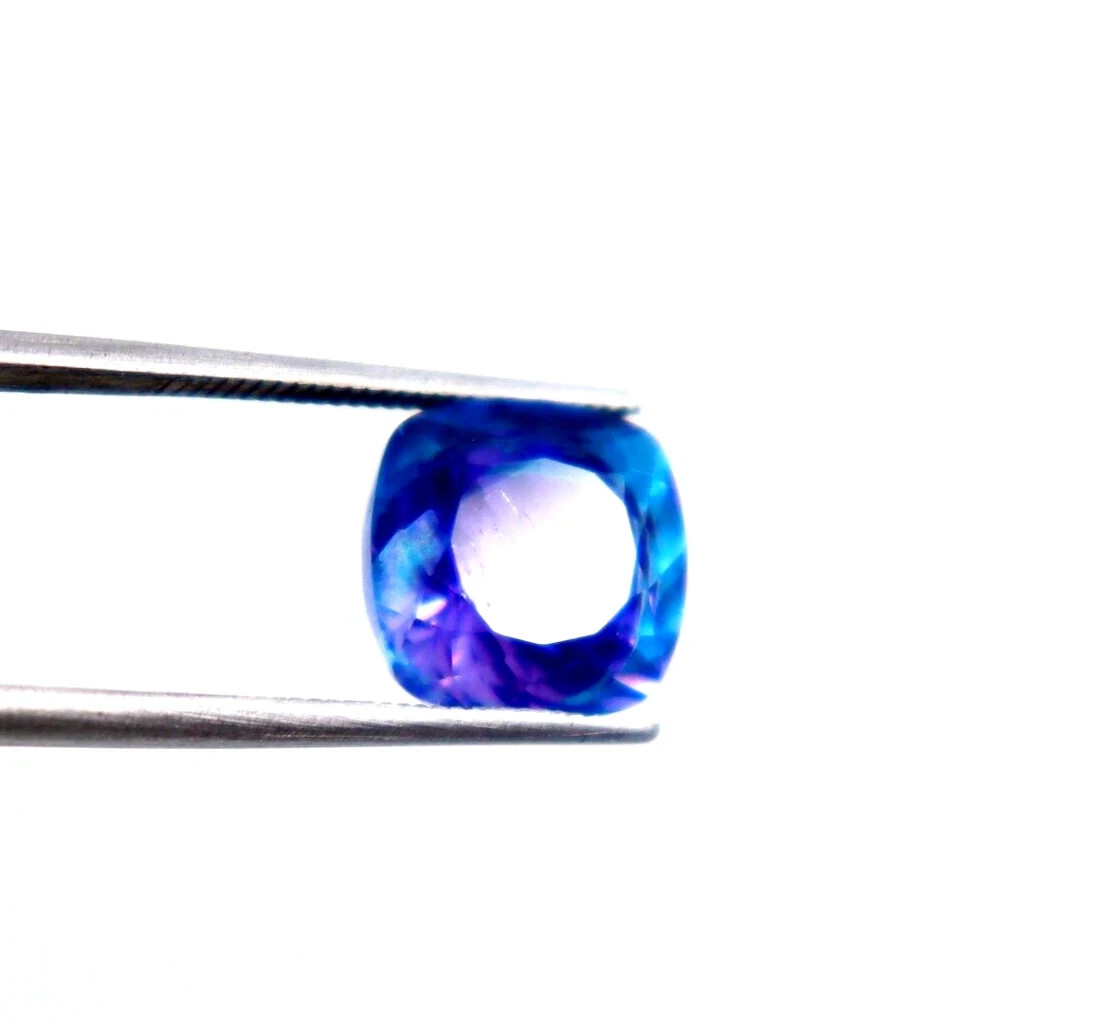 Cushion Cut Bi-Color Loose Gemstone Natural Pitambari Sapphire Certified 7.85 ct