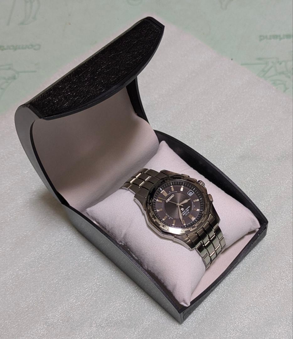 SEIKO Brightz Radio-Controlled Solar World Time Watch Titanium 40mm Dark Gray