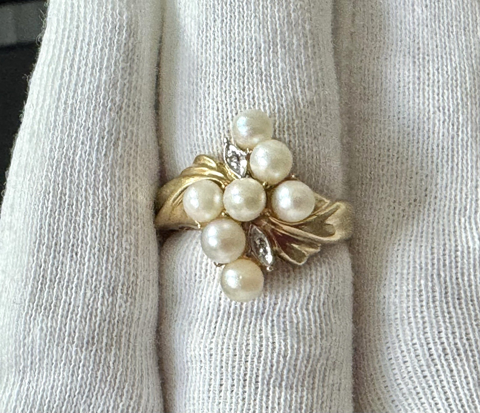 10K Yellow Gold Stamped, Hallmarked, Seed Pearls/Diamonds, 3.4 grams, Women’s Cl