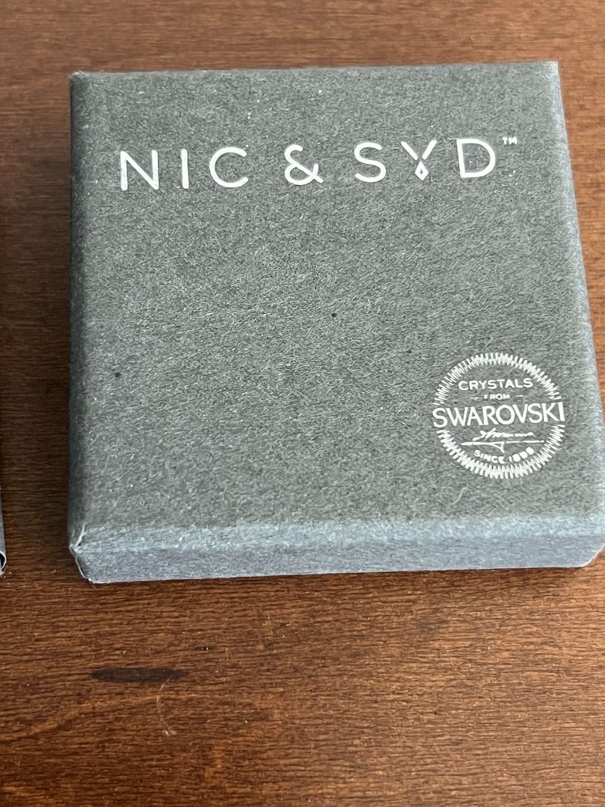 Swarovski Crystal Flower Stud Earrings Silver Tone Daisy NIB 6G2KY759U26EYAKS