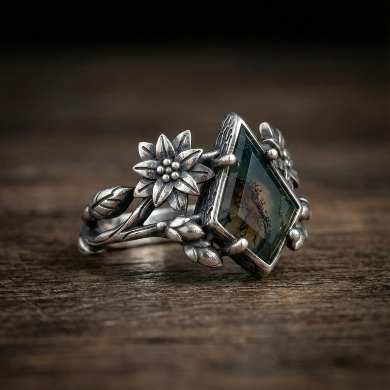 Kite Cut Moss Agate Floral Ring – Nature Inspired Gold or Silver Ring