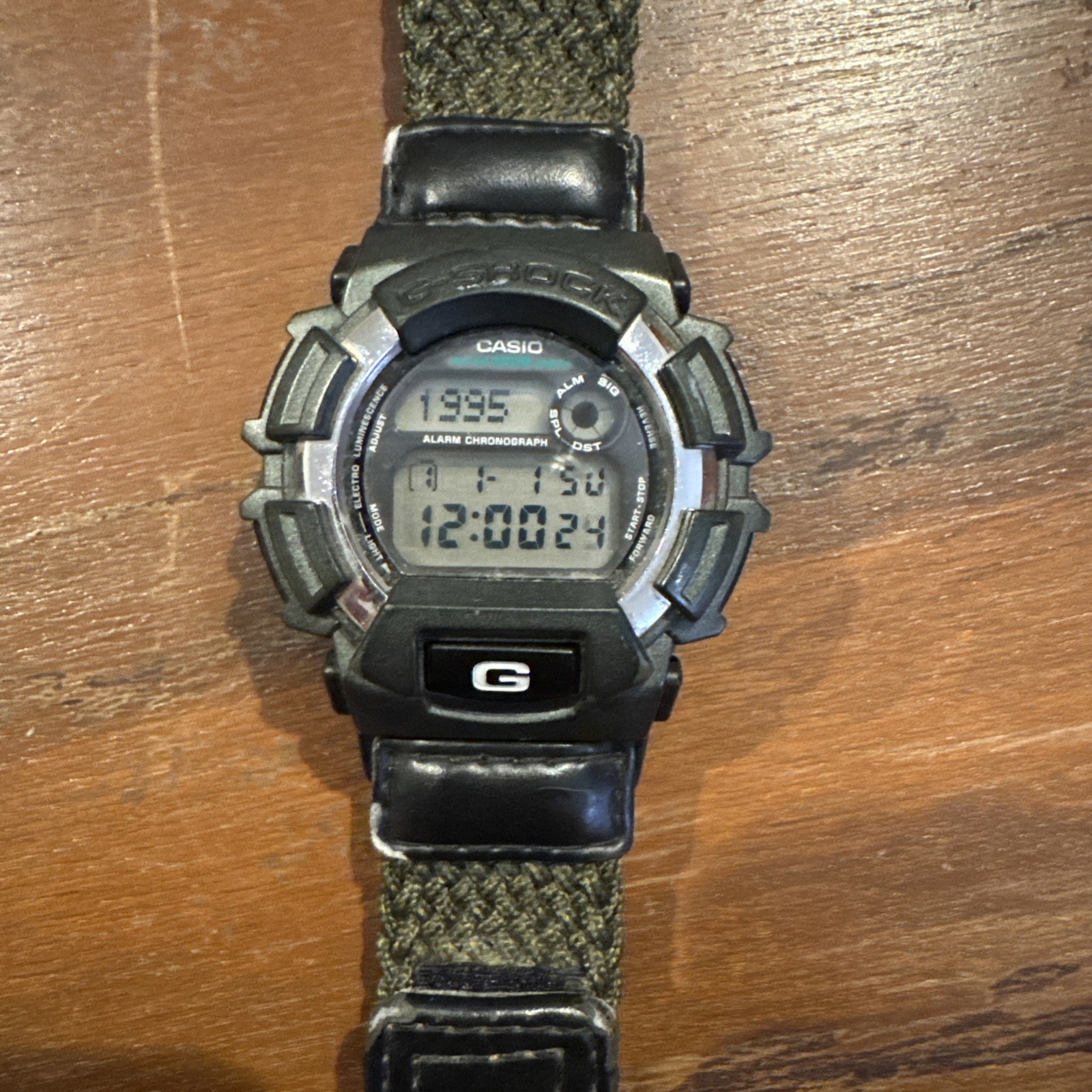 1998 Classic Casio G-SHOCK DW-9500 (2163) Black Watch