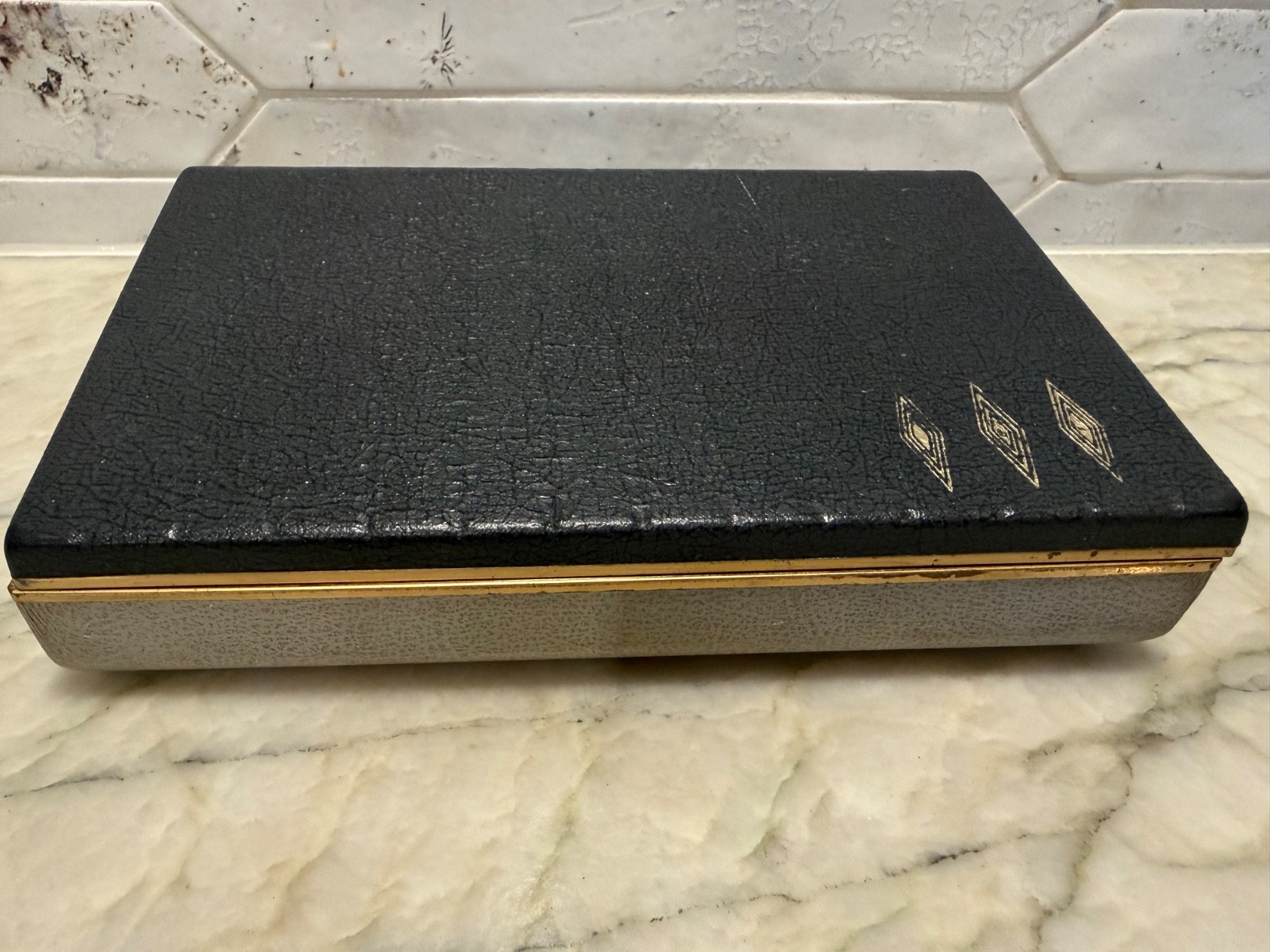Vintage MCM Men’s Farrington Jewelry Box Black & Gray Clam Shell Case Lined 4×7″