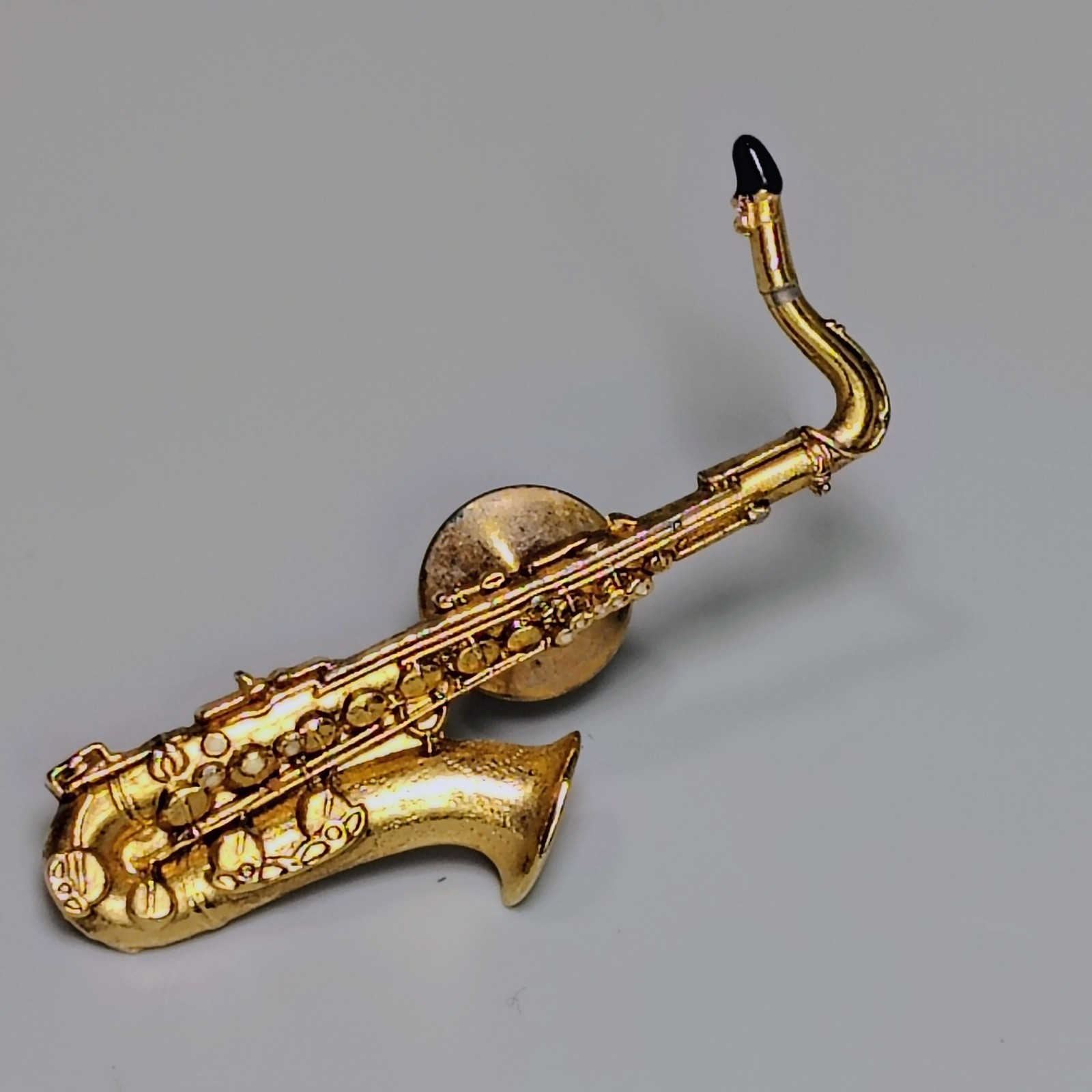 Future Primitive USA Gold Tone Saxaphone Tie Tack Pin 1.75″ Music