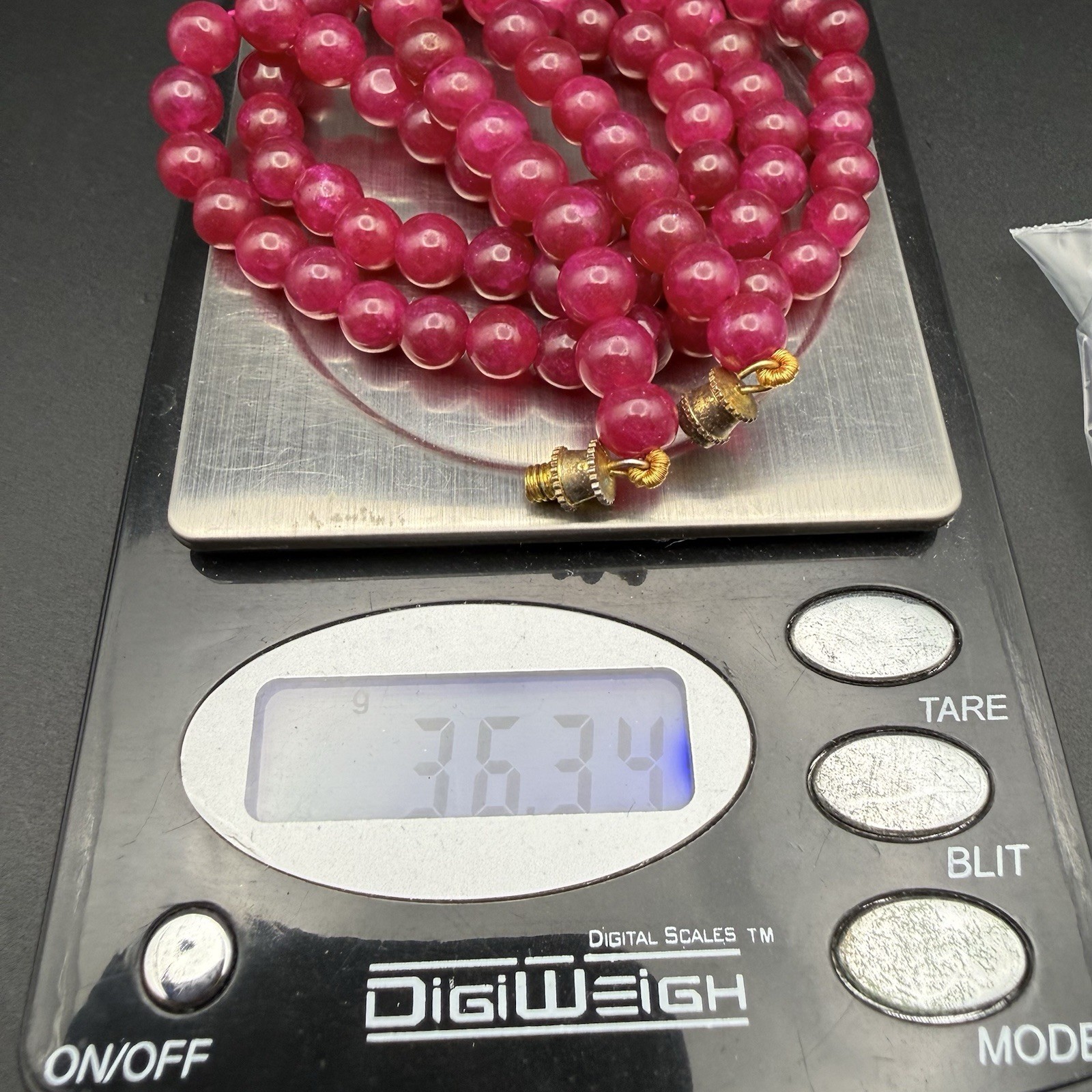 Vintage Raspberry Pink Dyed Jade Quartz Beaded Necklace Fuchsia 22″ Barrel Clasp