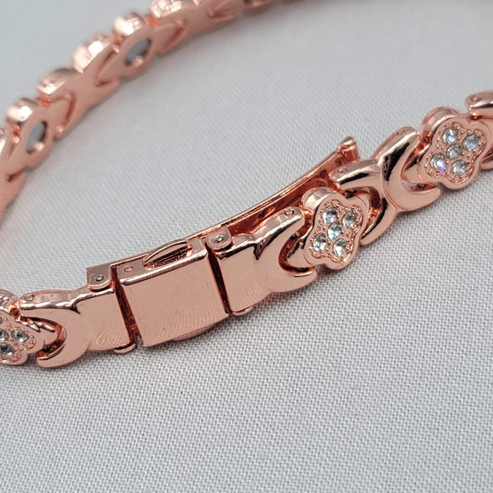 Rose Gold Tone Flower Tennis Bracelet Womens 8.5 In Rhinestone Magnetic Jewelry