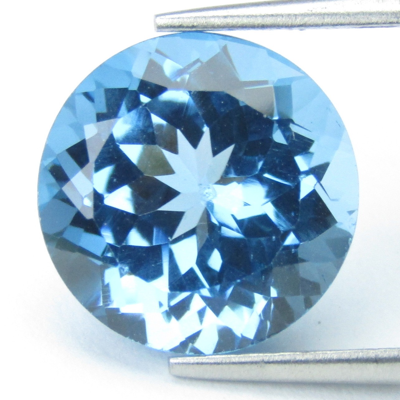 7.83Cts Tremendous Natural Swiss Blue Topaz 12mm Round Shape Loose Gemstone