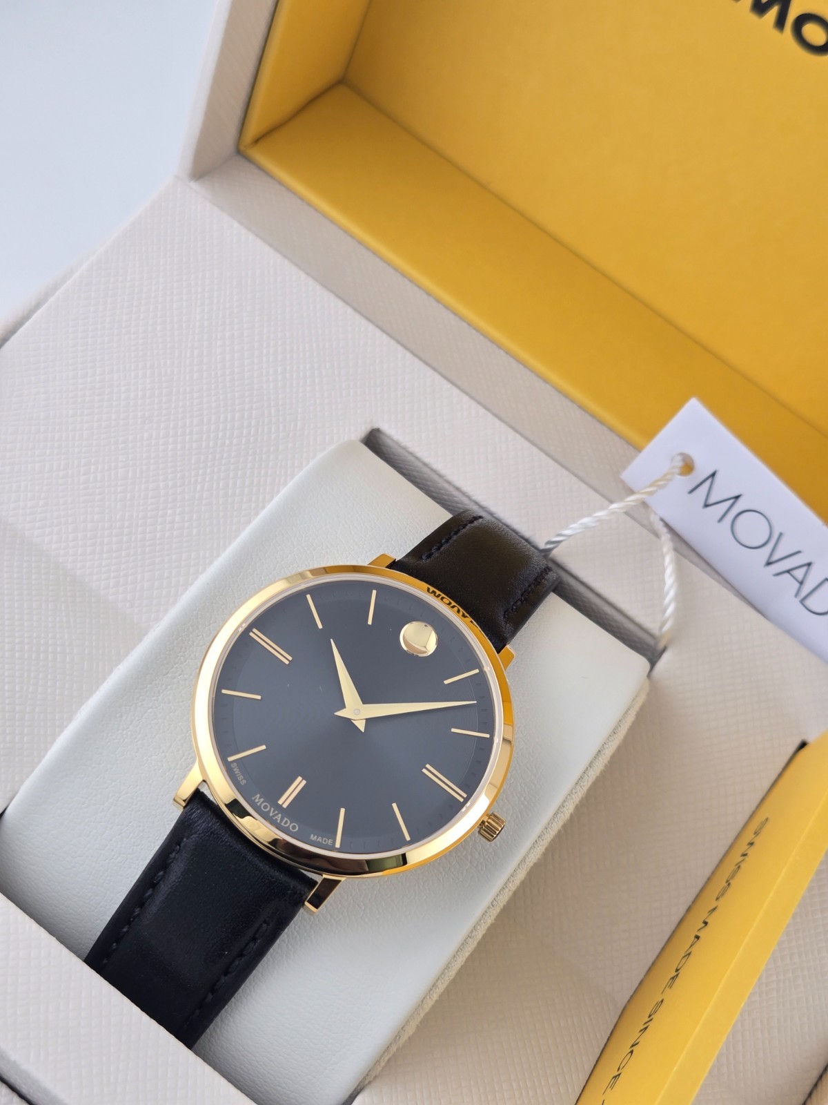 $795 MSRP | Movado Women’s Ultra Slim Black Dial Leather Strap Watch 0607091 NEW