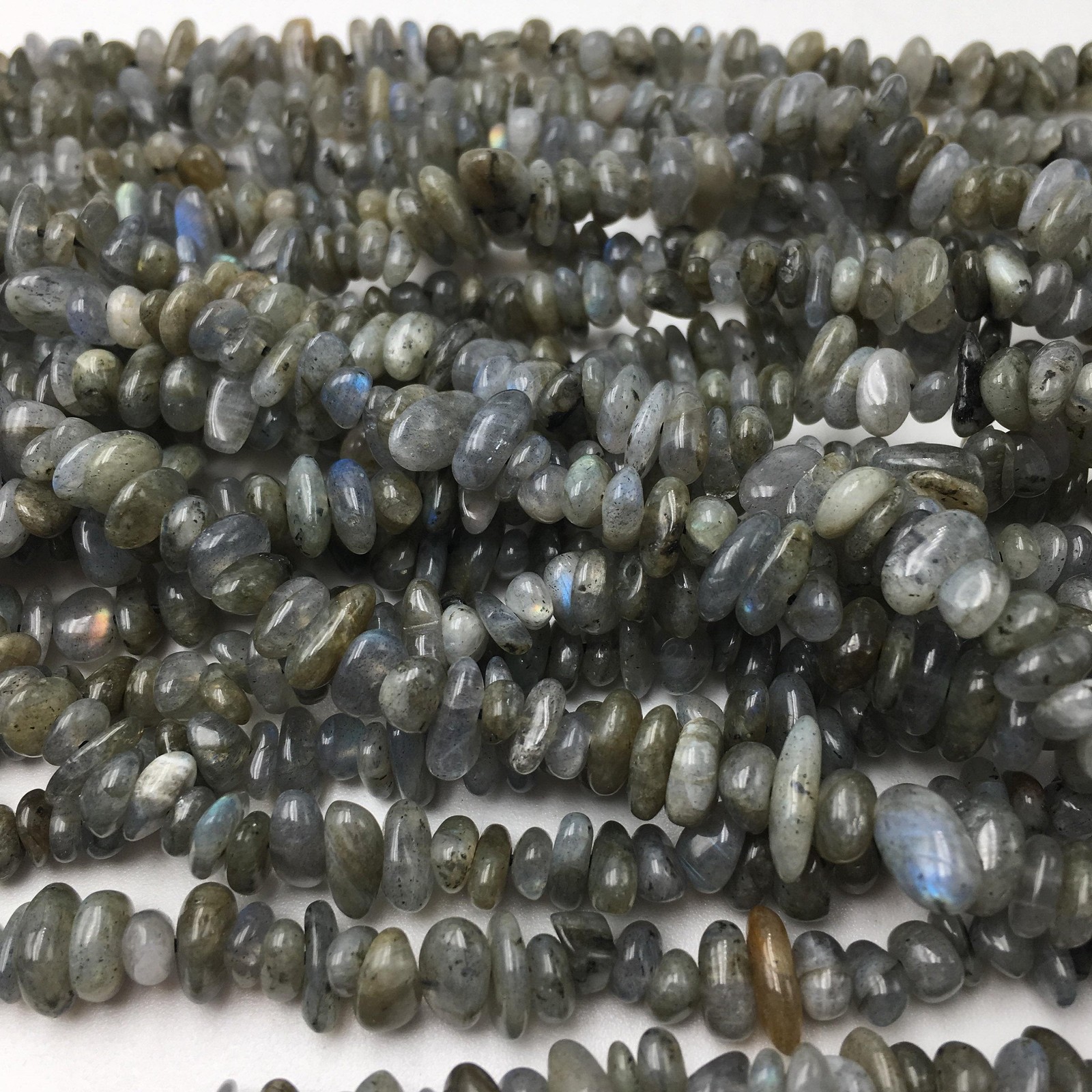Labradorite Center Drill Pebble Nugget Chips Beads Approx 7-10mm 15.5″ Strand