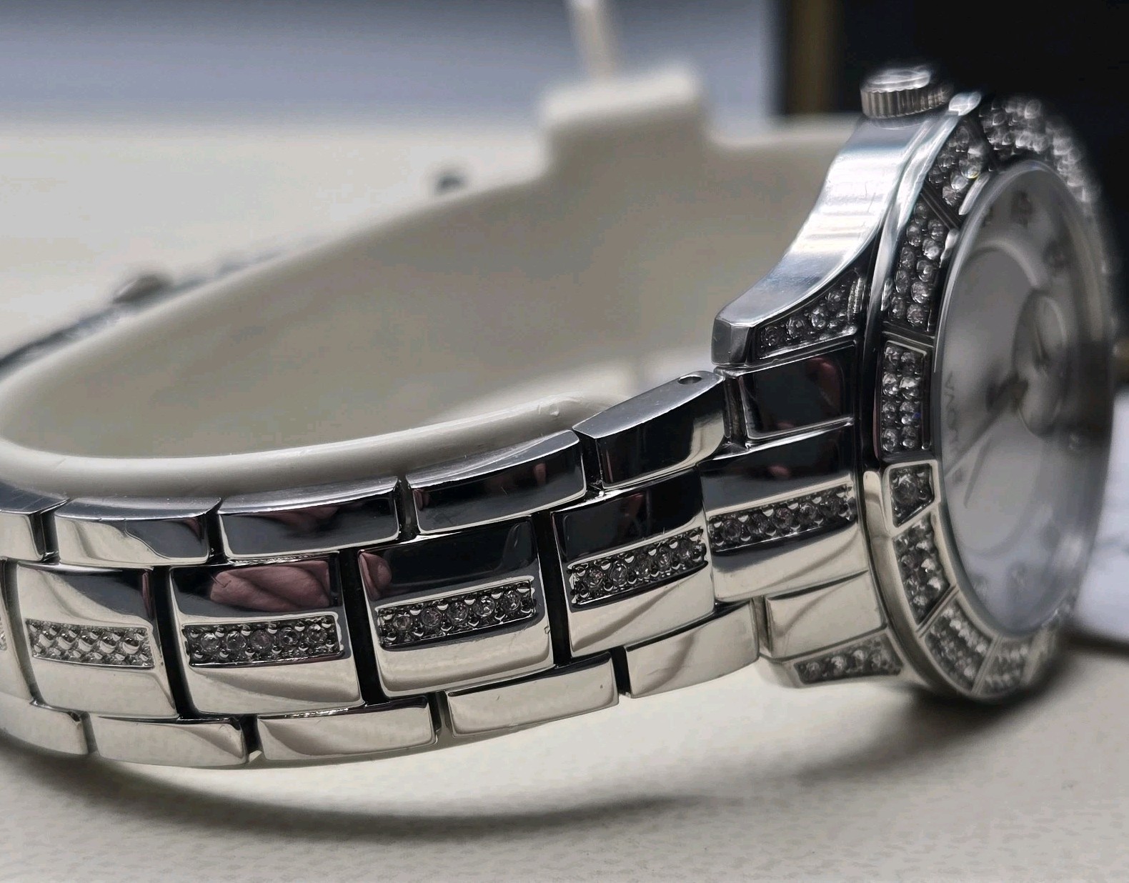 Bulova 96L291 Women’s Silver Crystal Bezel Bracelet Watch Store Display
