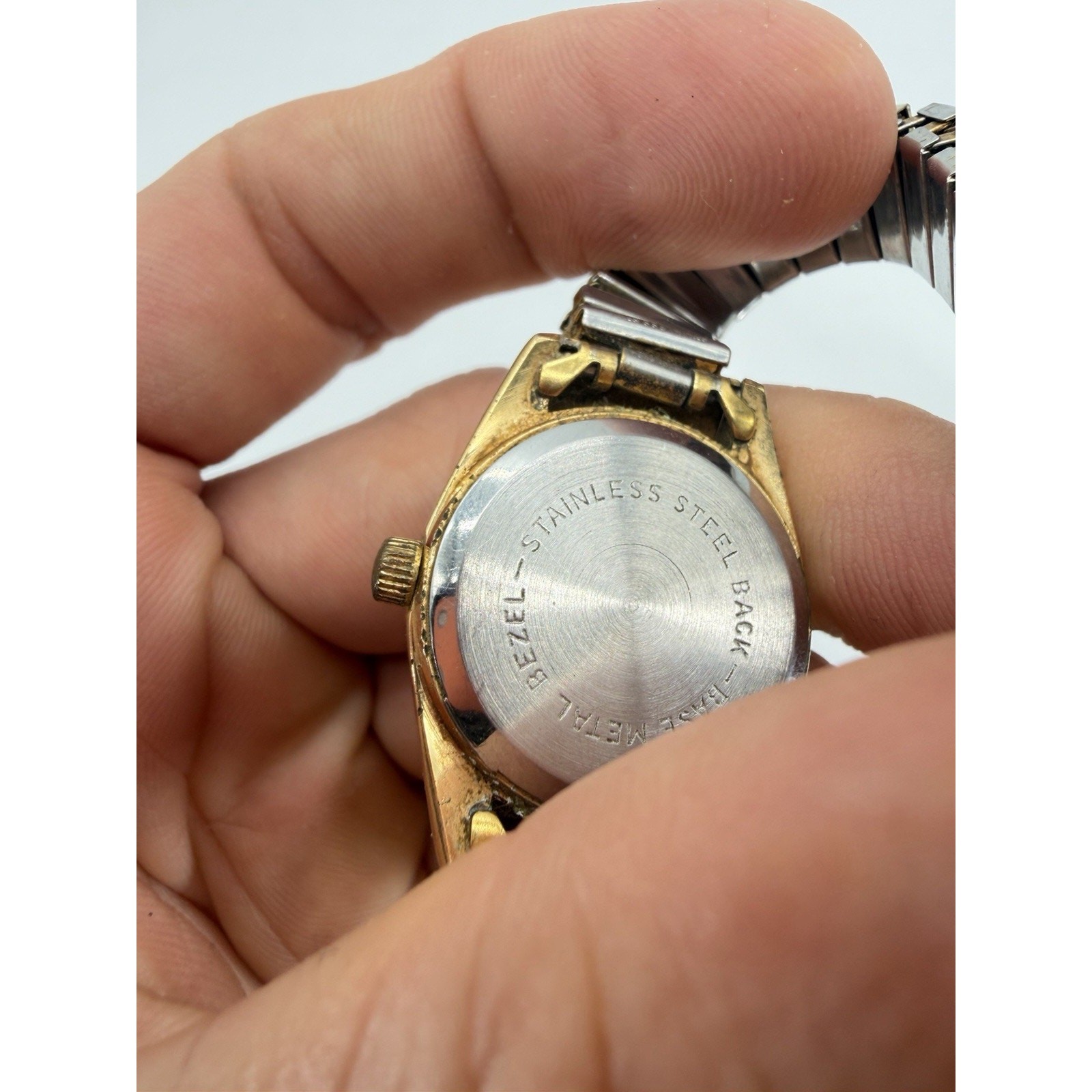 Vintage 1980s BENRUS Diamond Quartz Gold Tone Elastic Watch Japan Untested