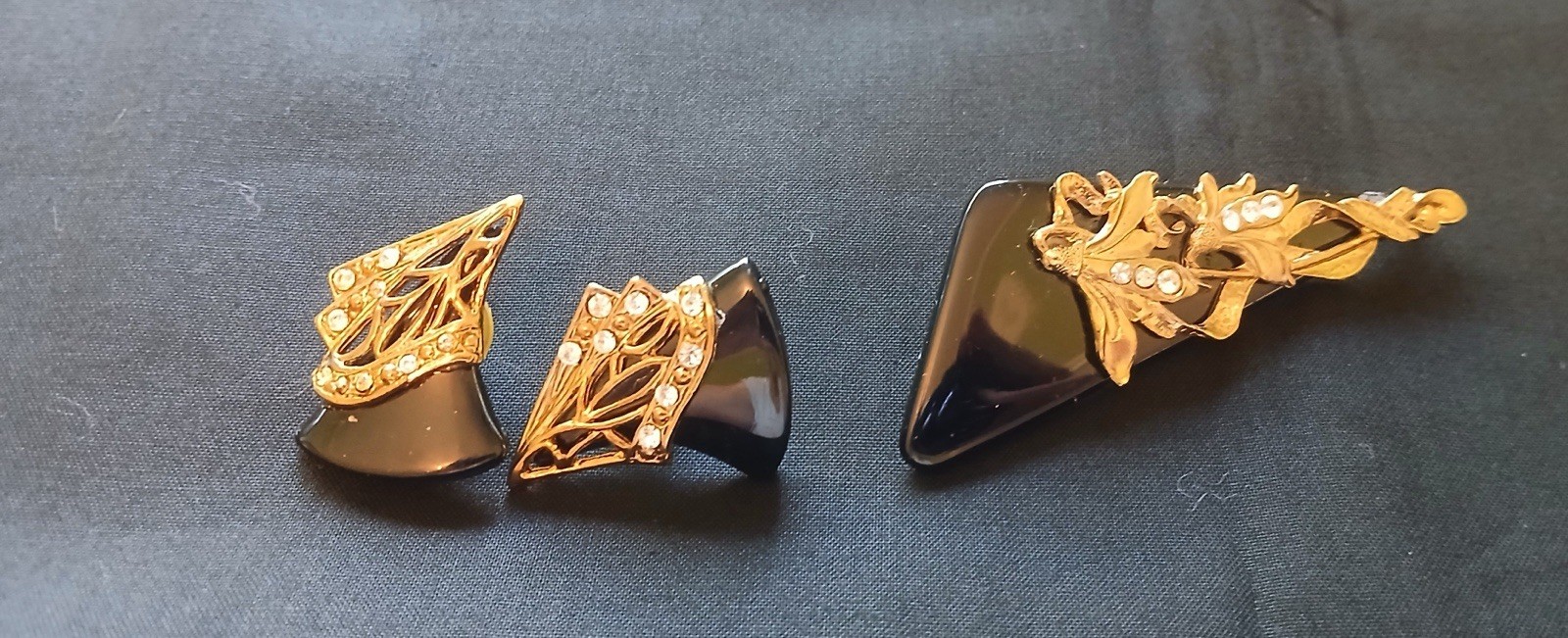 Vintage ART Deco Style Black & Gold Tone Rhinestone Set Earrings & Brooch
