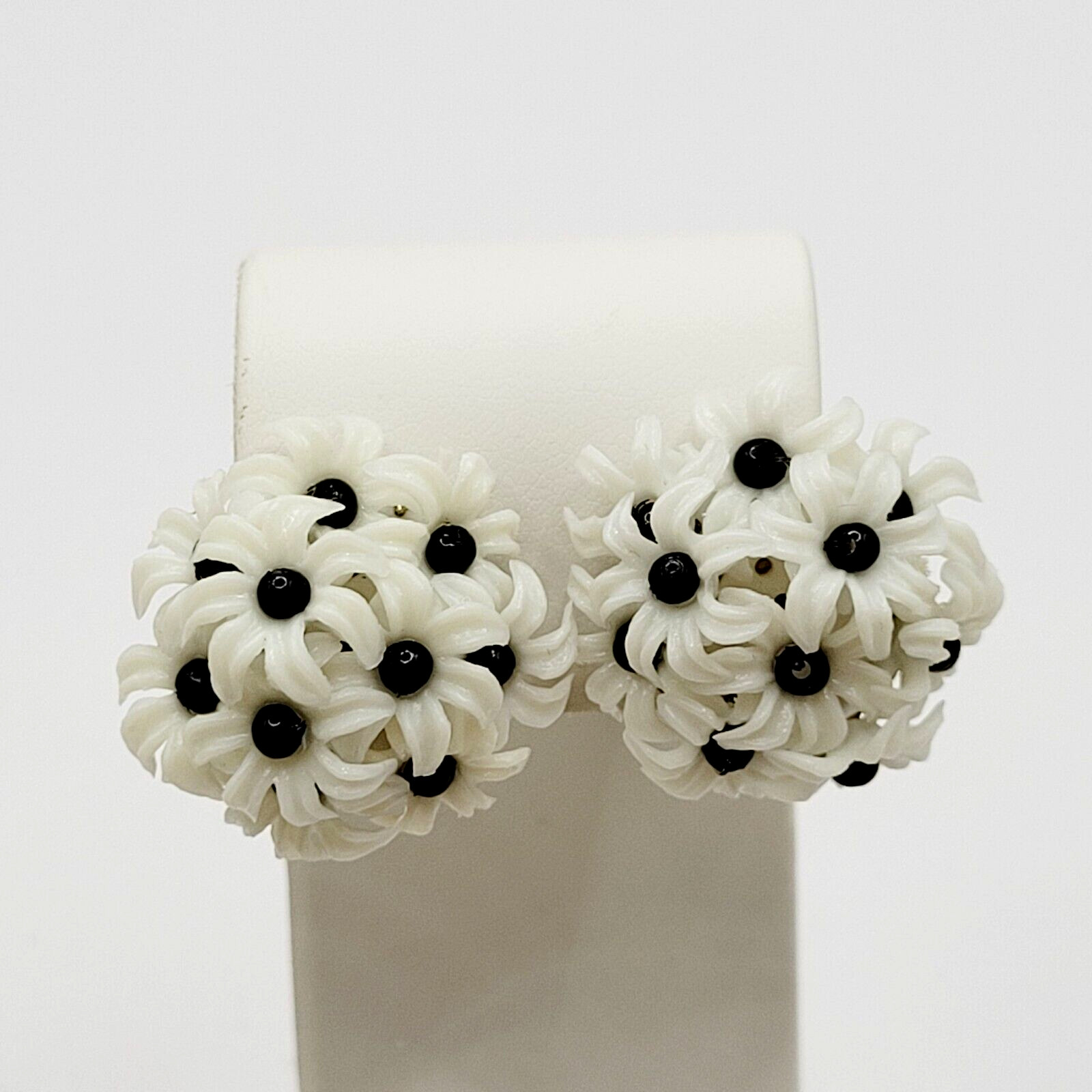 White Black Petaled Daisy Flower Plastic Metal Clip On Earrings 1960s Hong Kong