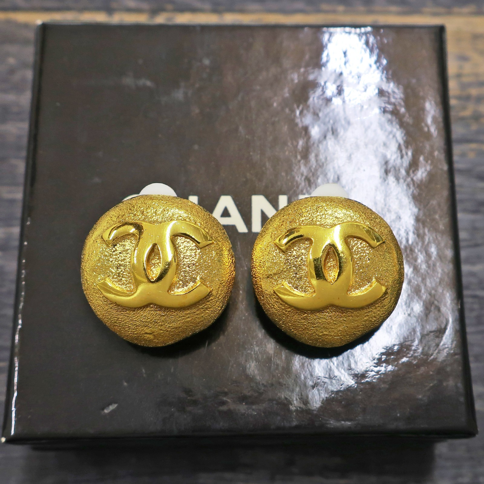CHANEL Gold Plated CC Logos Round Vintage Clip Earrings #1372c Rise-on