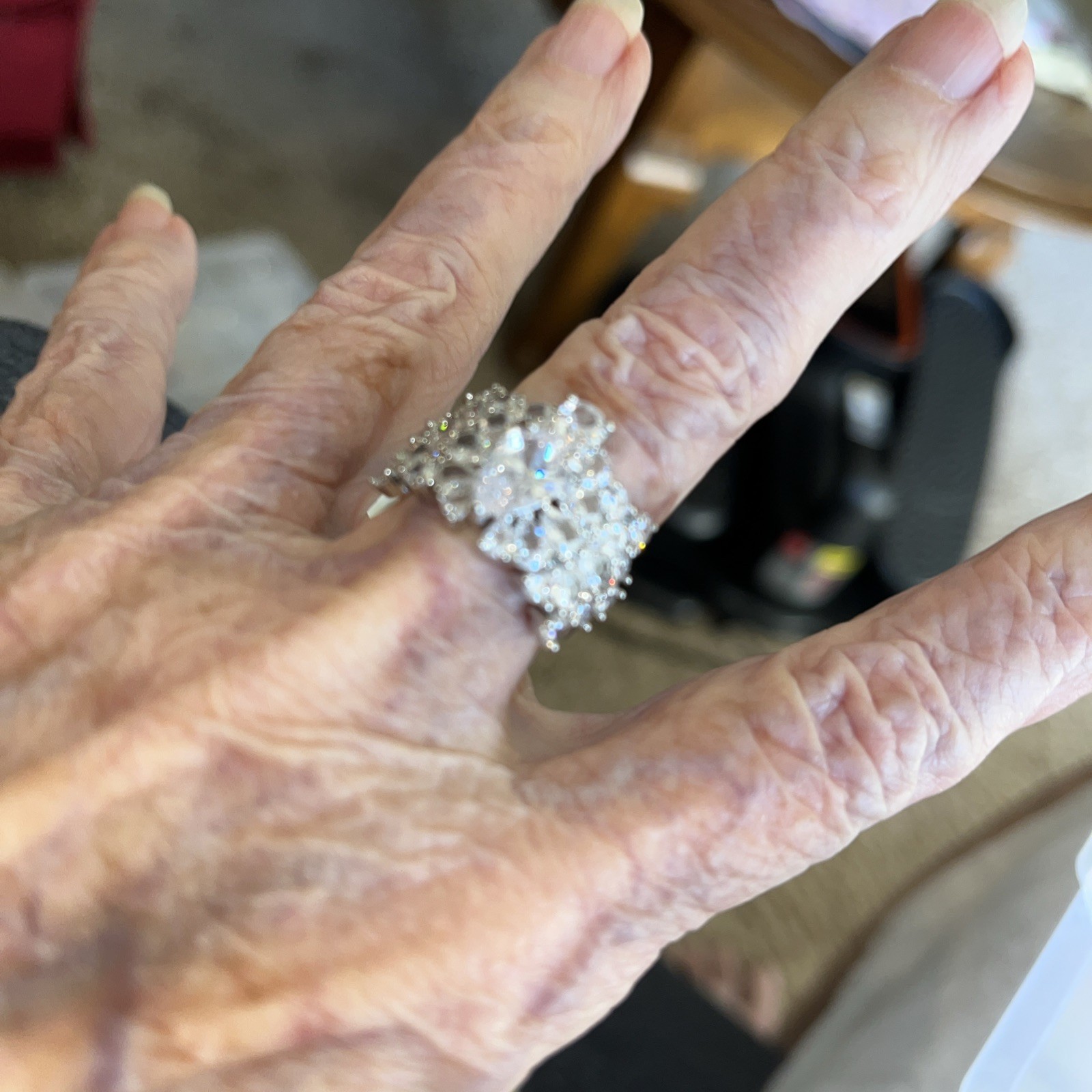 Ring Sz 7. Stunning Crystal Creation