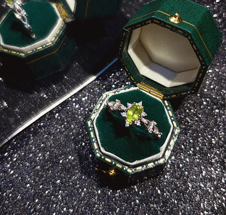 Vintage Peridot Green August Birthstone Ring Anniversary/Birthday Gifts