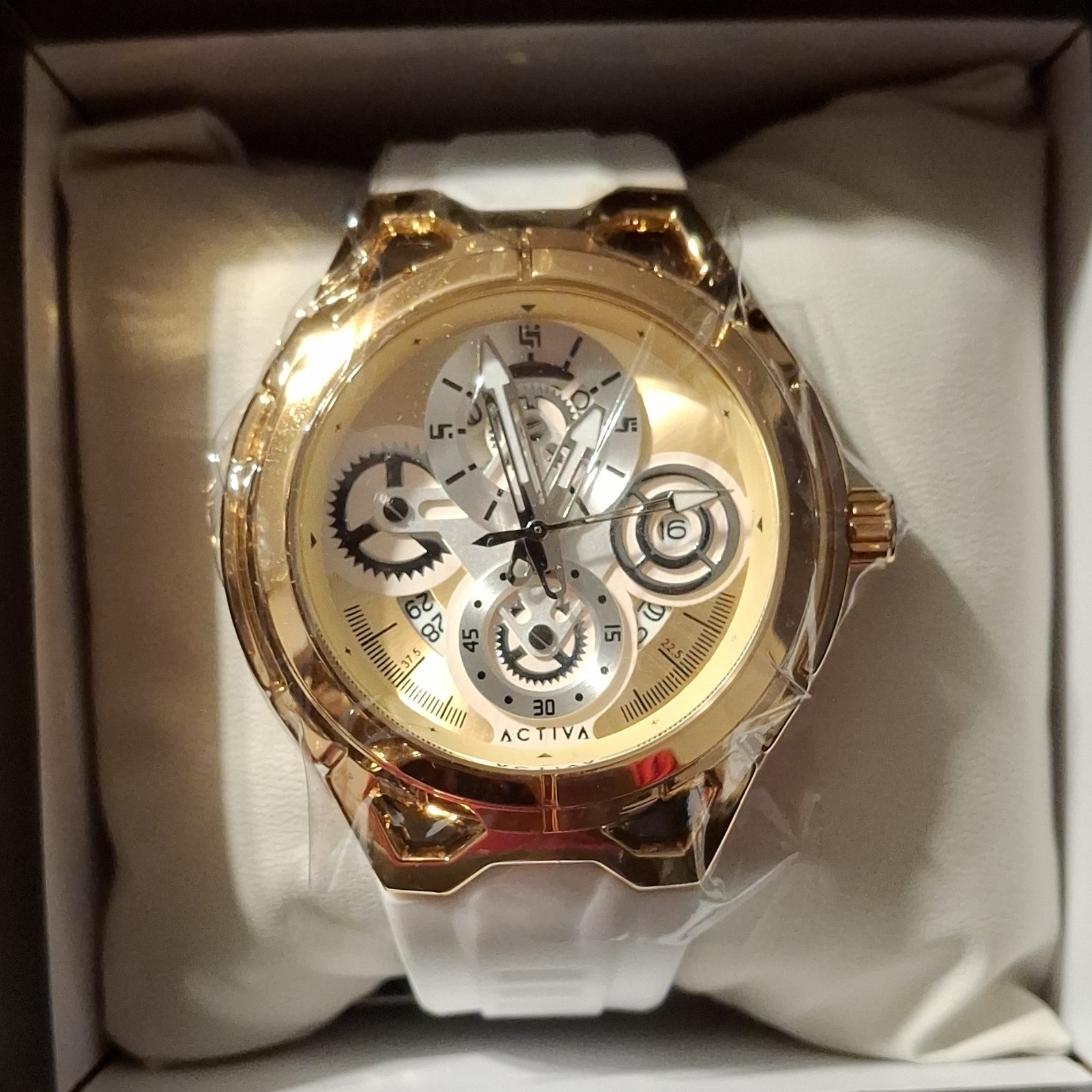 Activa Quartz Analog Watch Gold Tone Case White Rubber Strap Date Indicator