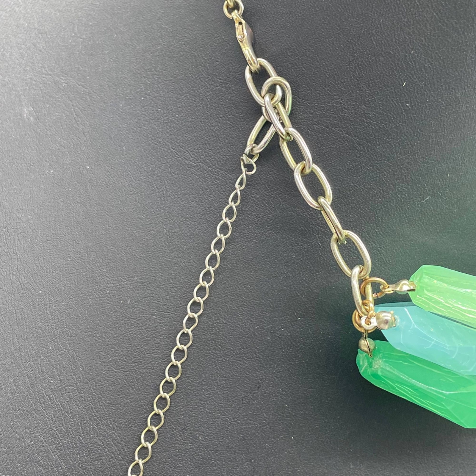 Green and Blue Faceted Beaded Necklace 18 to 20 Inches Retro Classic Costume