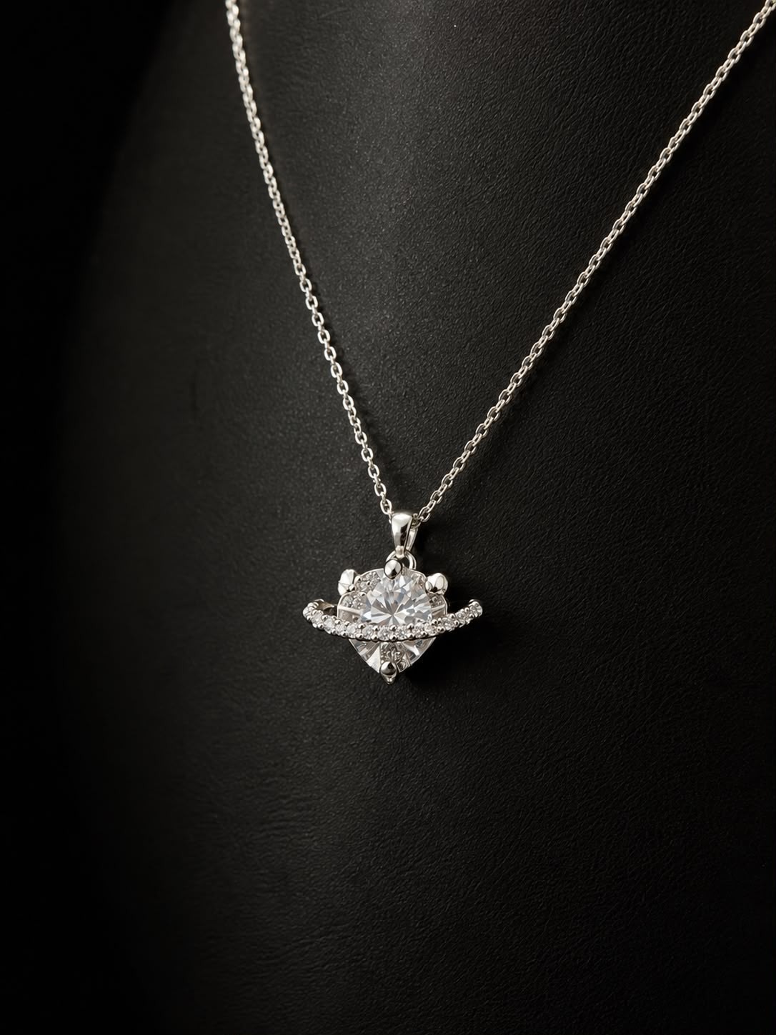 Silver Tone Fashion Pendant Necklace Elegant Pre-Owned Excellent Condition