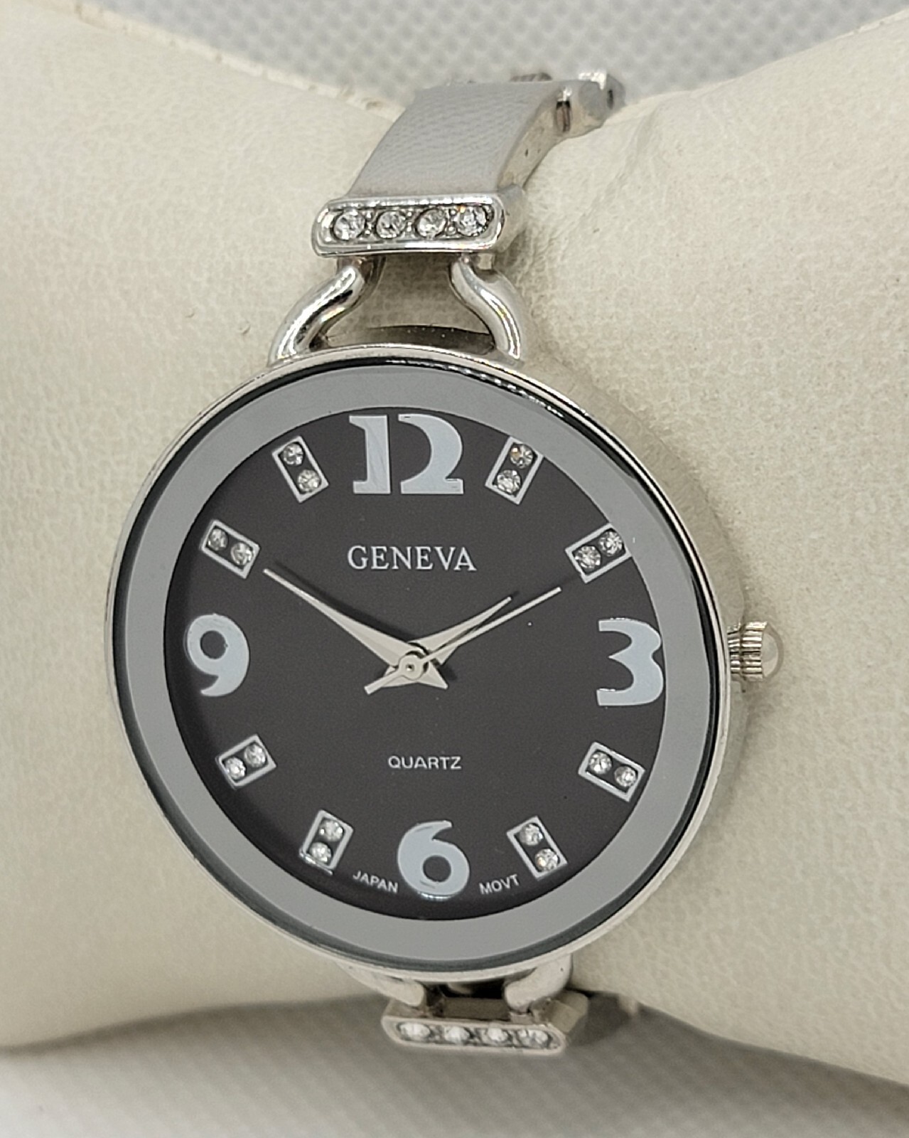 Ladies Geneva Trendy Fashion Silver Tone Black Dial Cuff Bracelet Watch I5